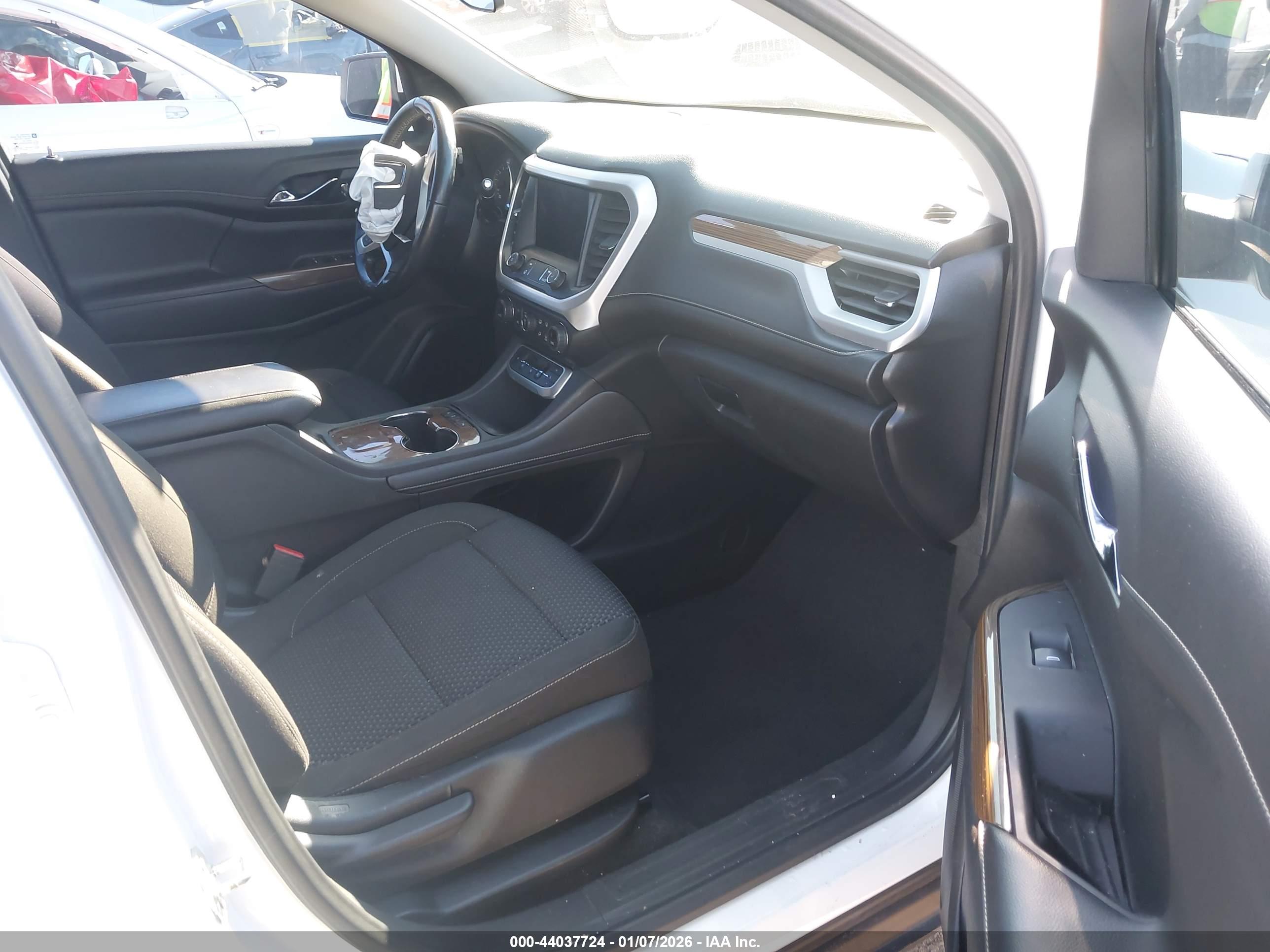GMC ACADIA image 5