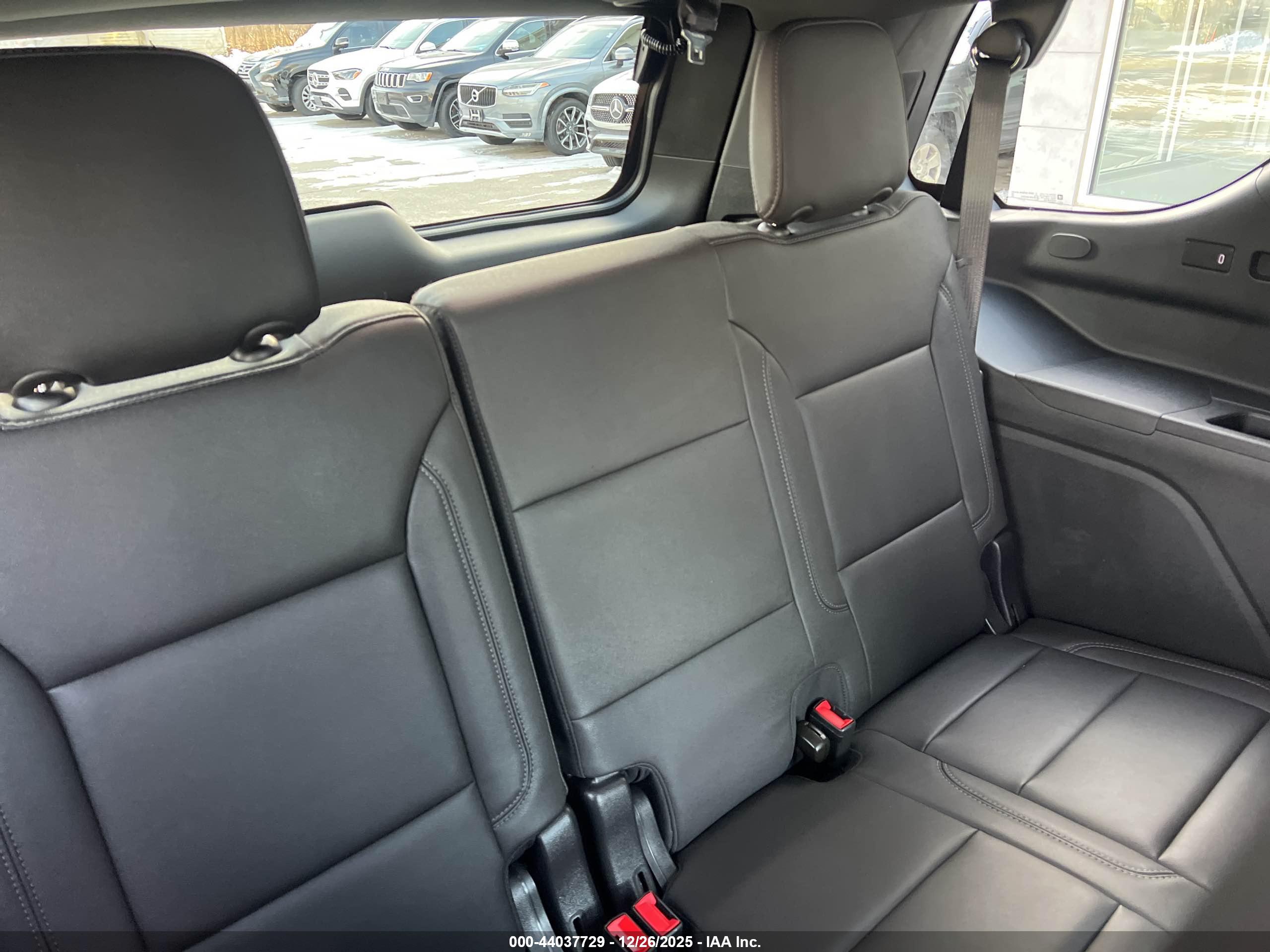 CHEVROLET TAHOE image 6