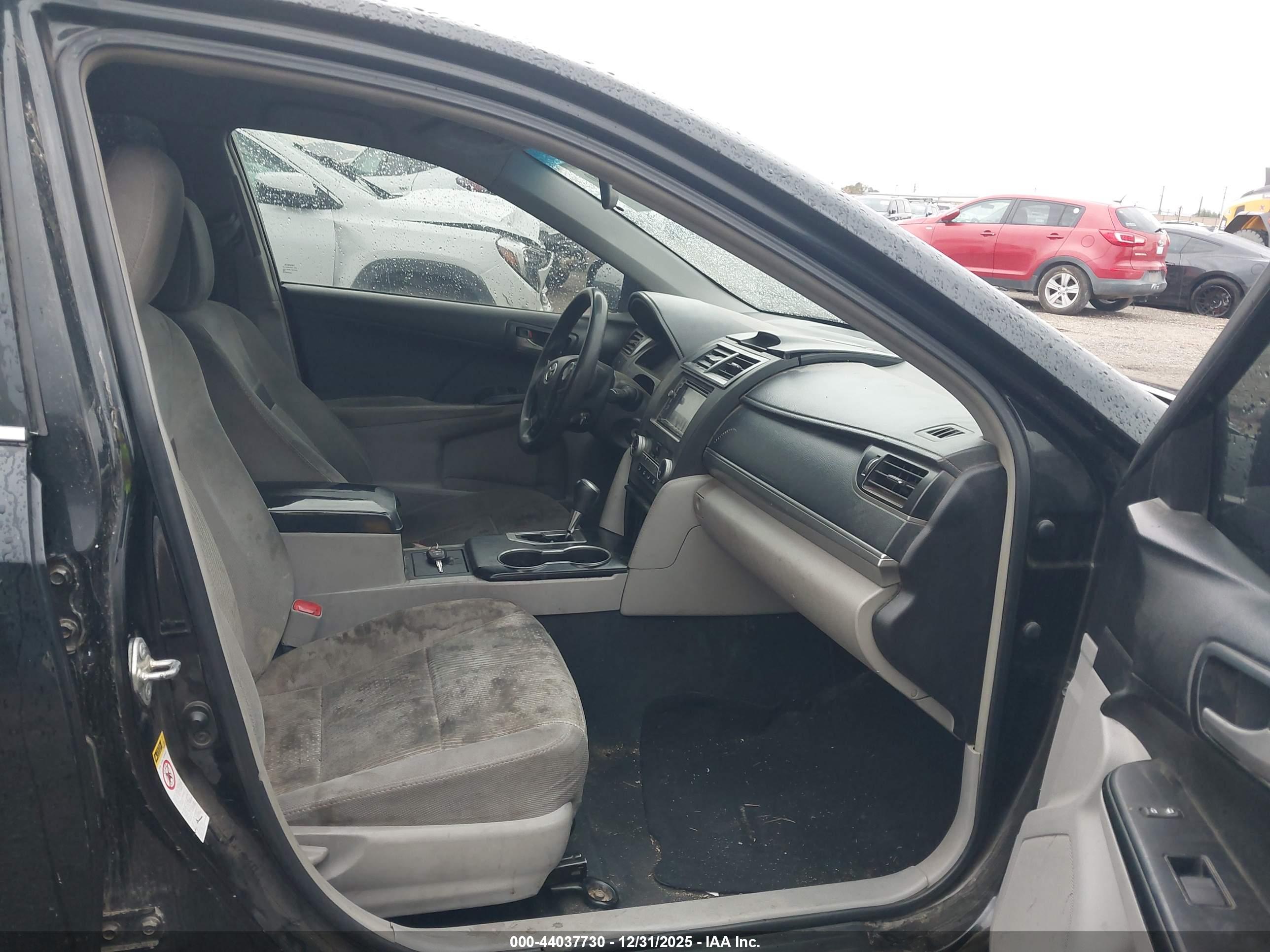 TOYOTA CAMRY image 5