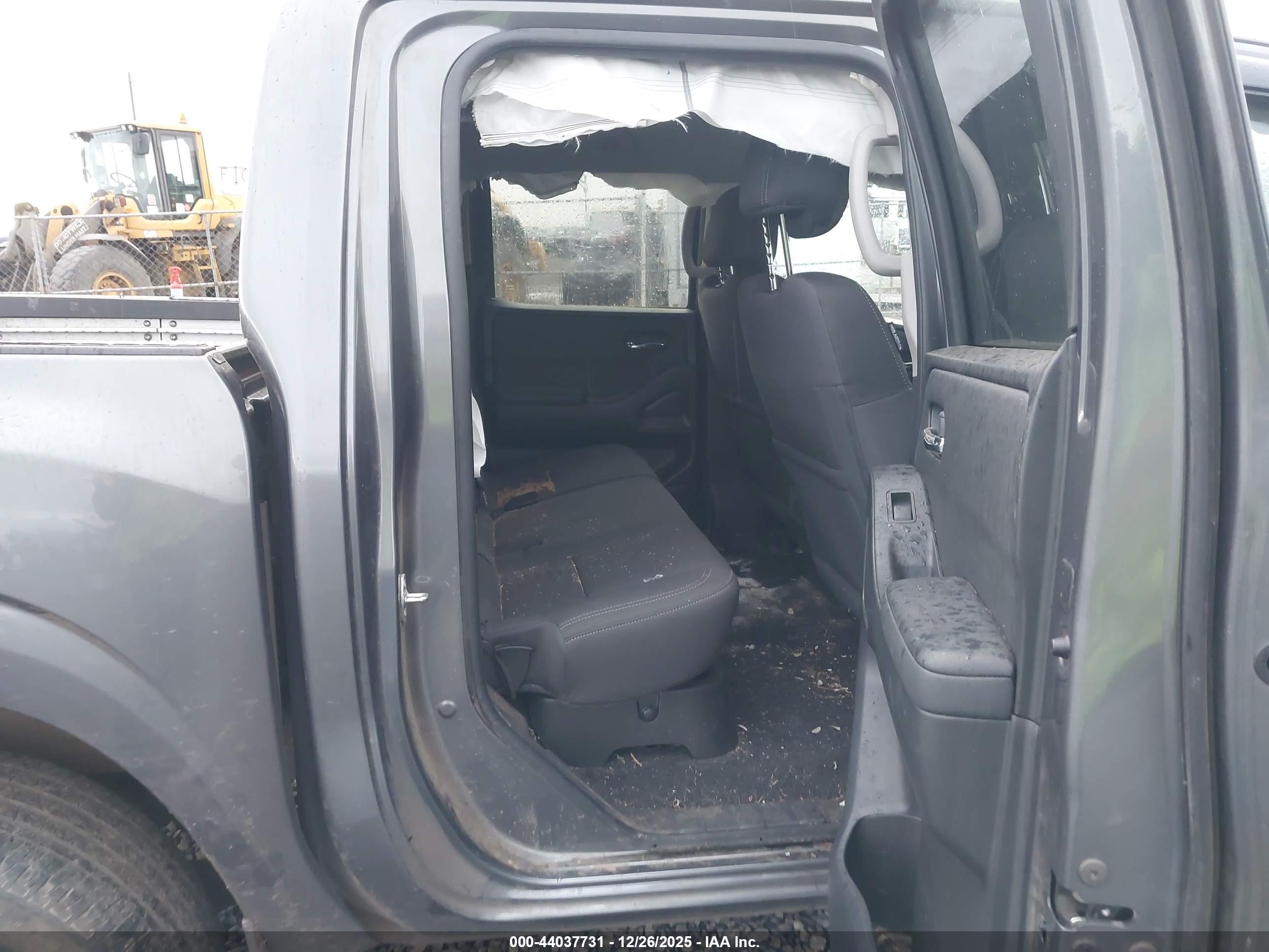 NISSAN FRONTIER image 8