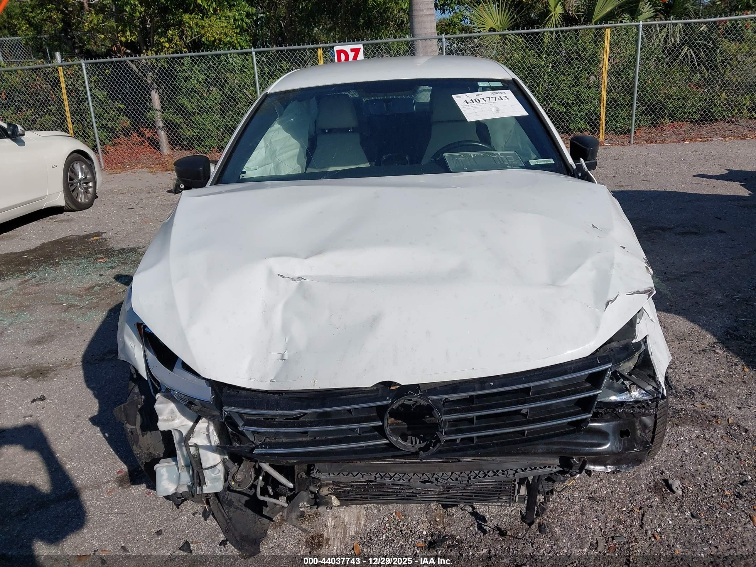VOLKSWAGEN JETTA image 6