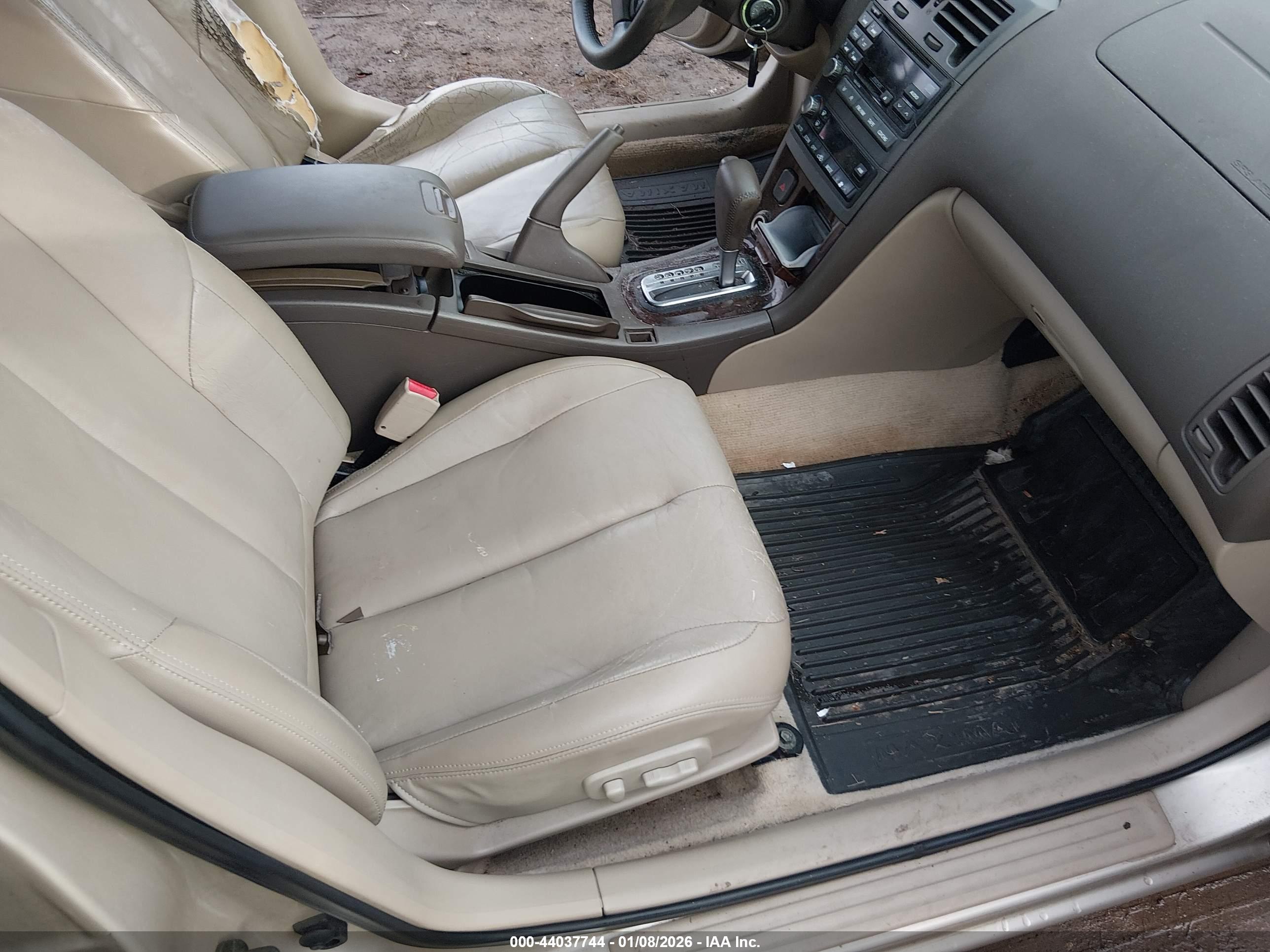 NISSAN MAXIMA image 5