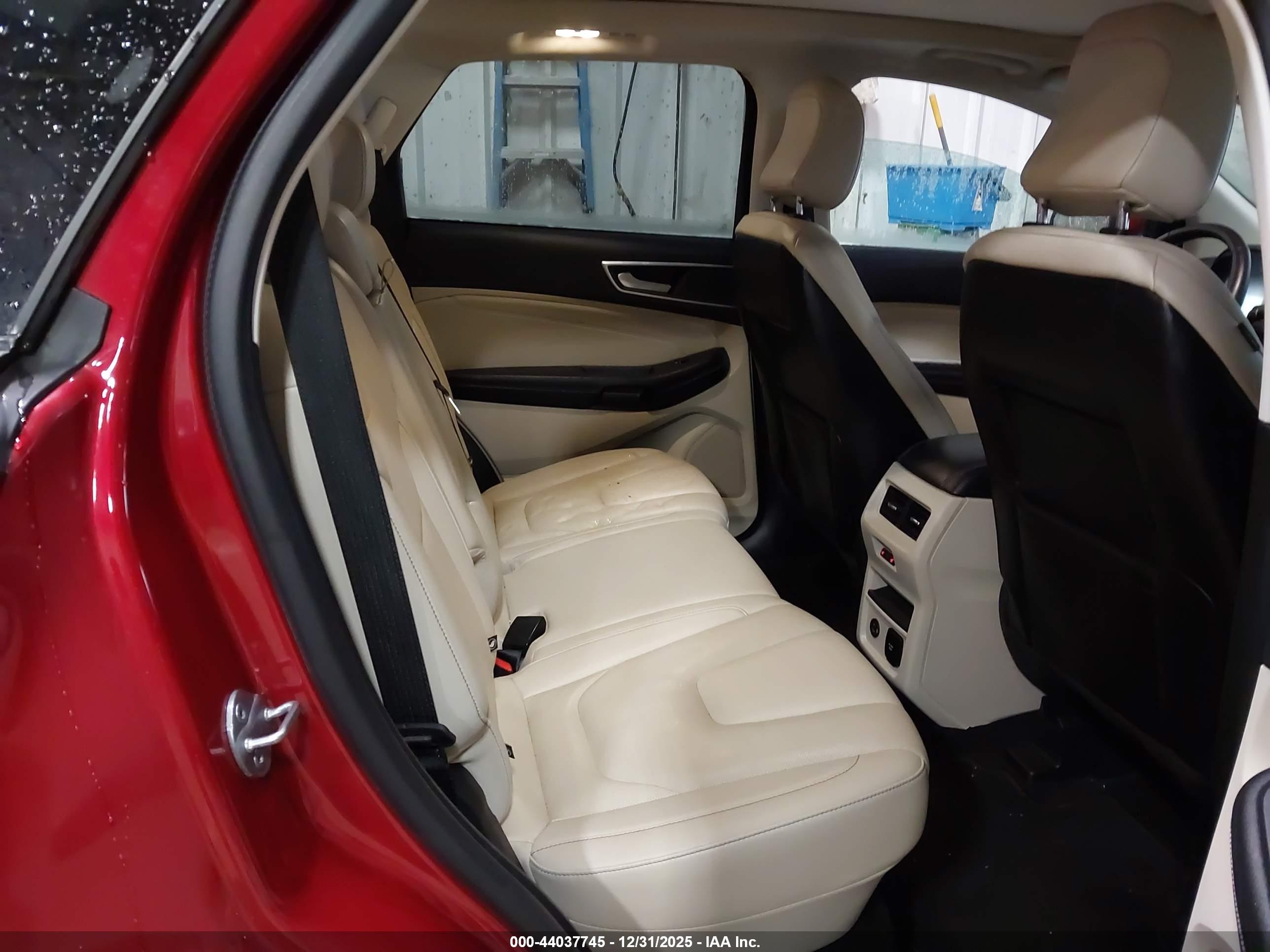 FORD EDGE image 8