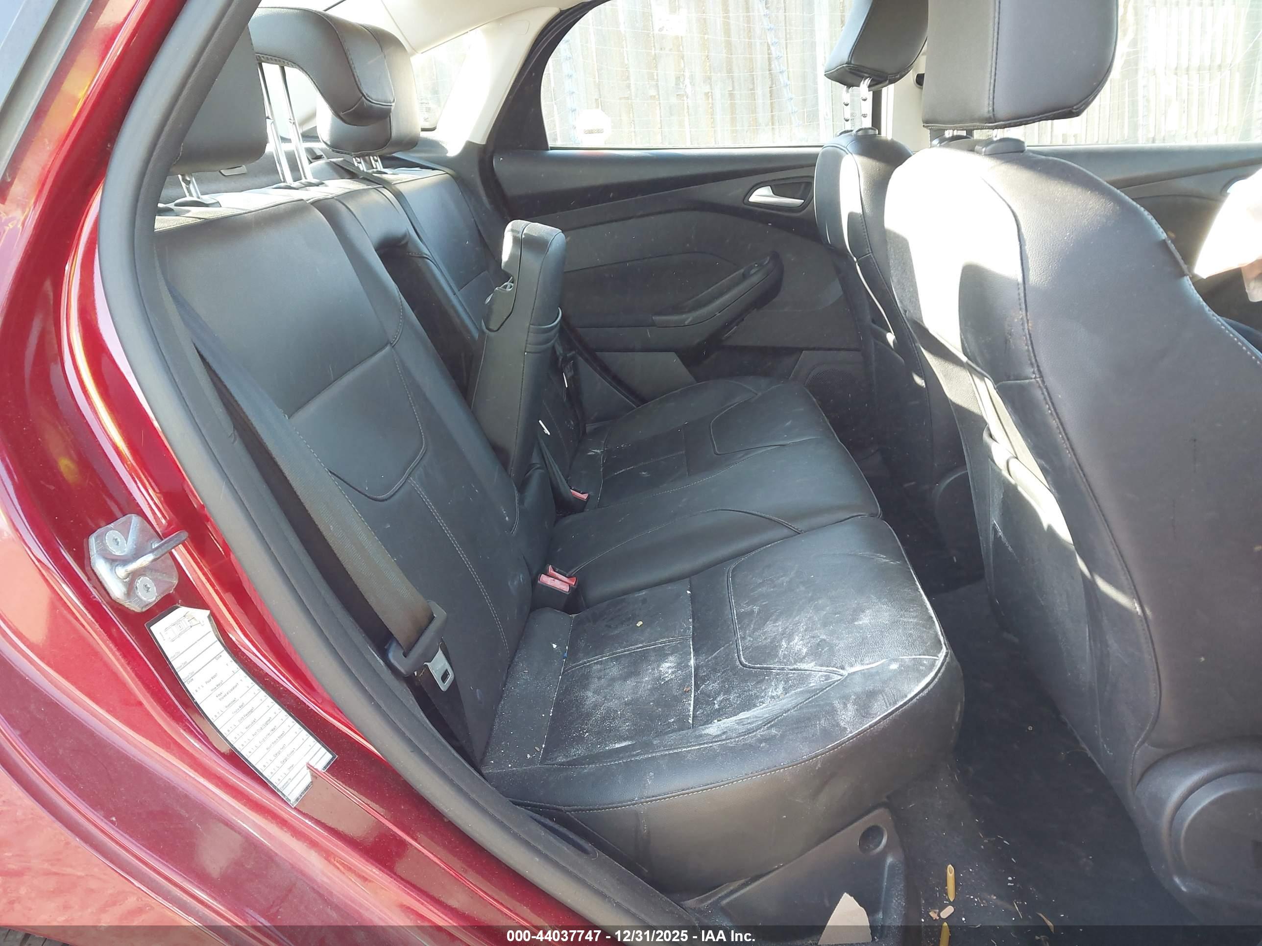 FORD FOCUS image 8
