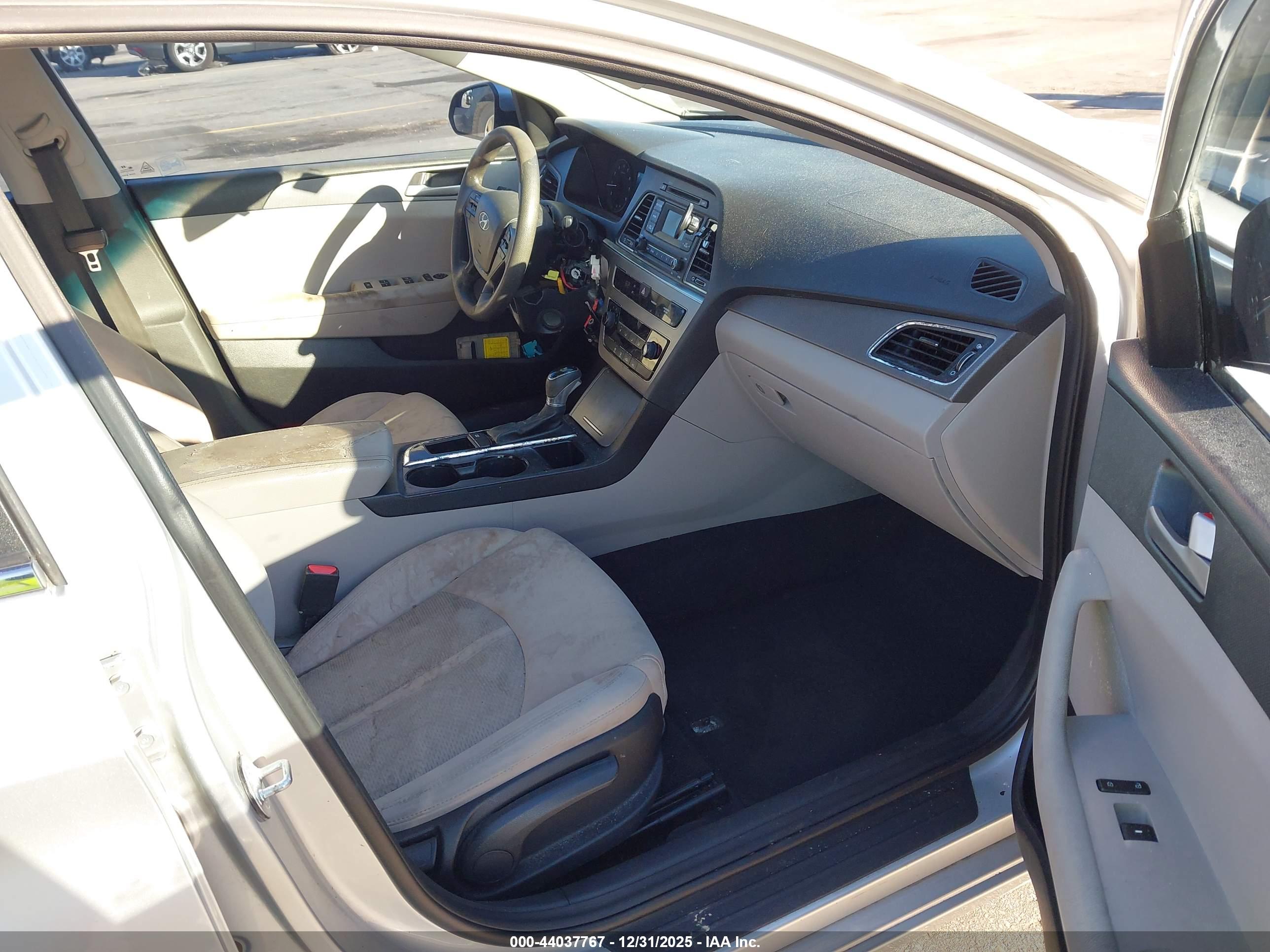 HYUNDAI SONATA image 5