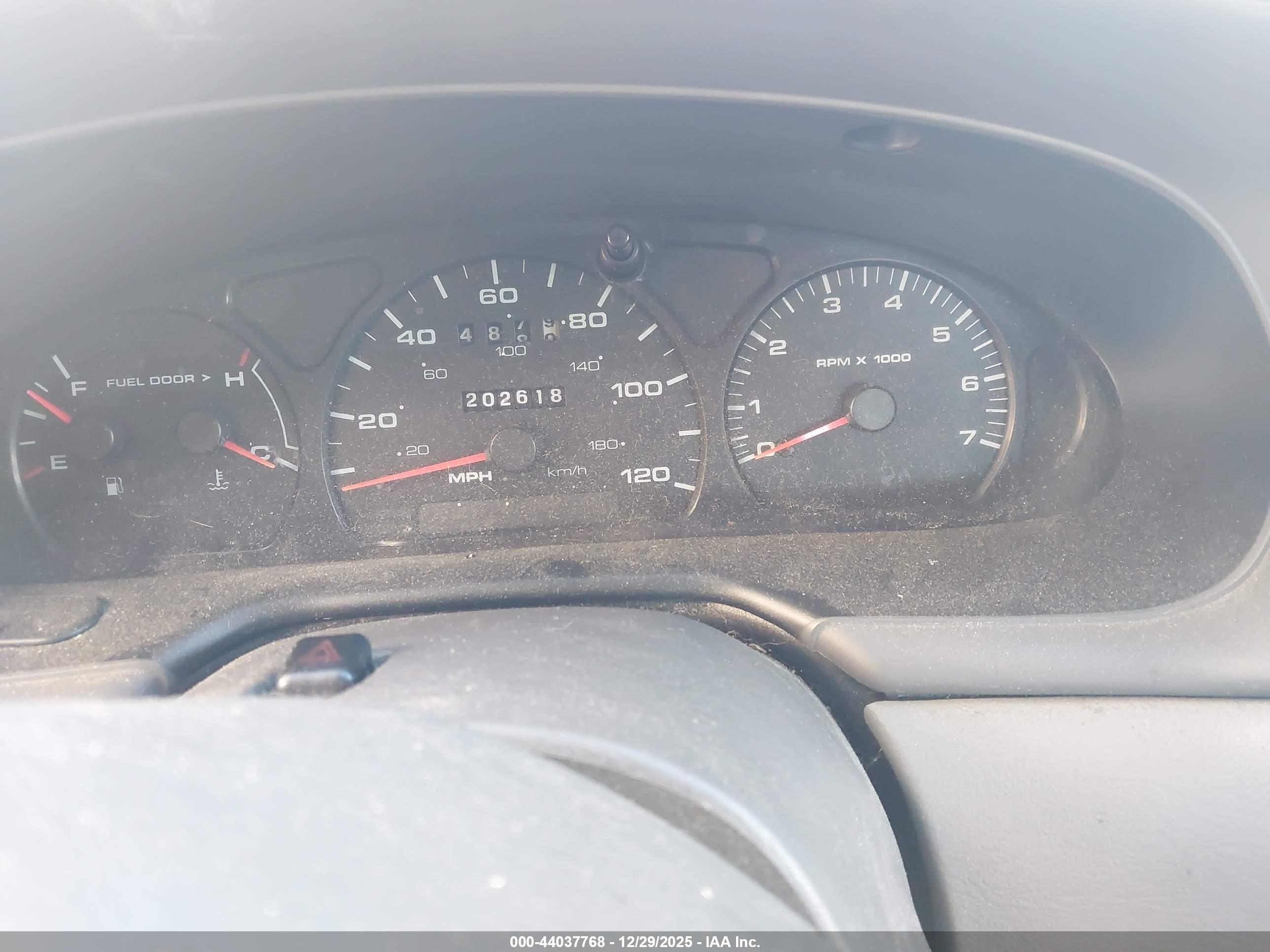 FORD TAURUS image 7