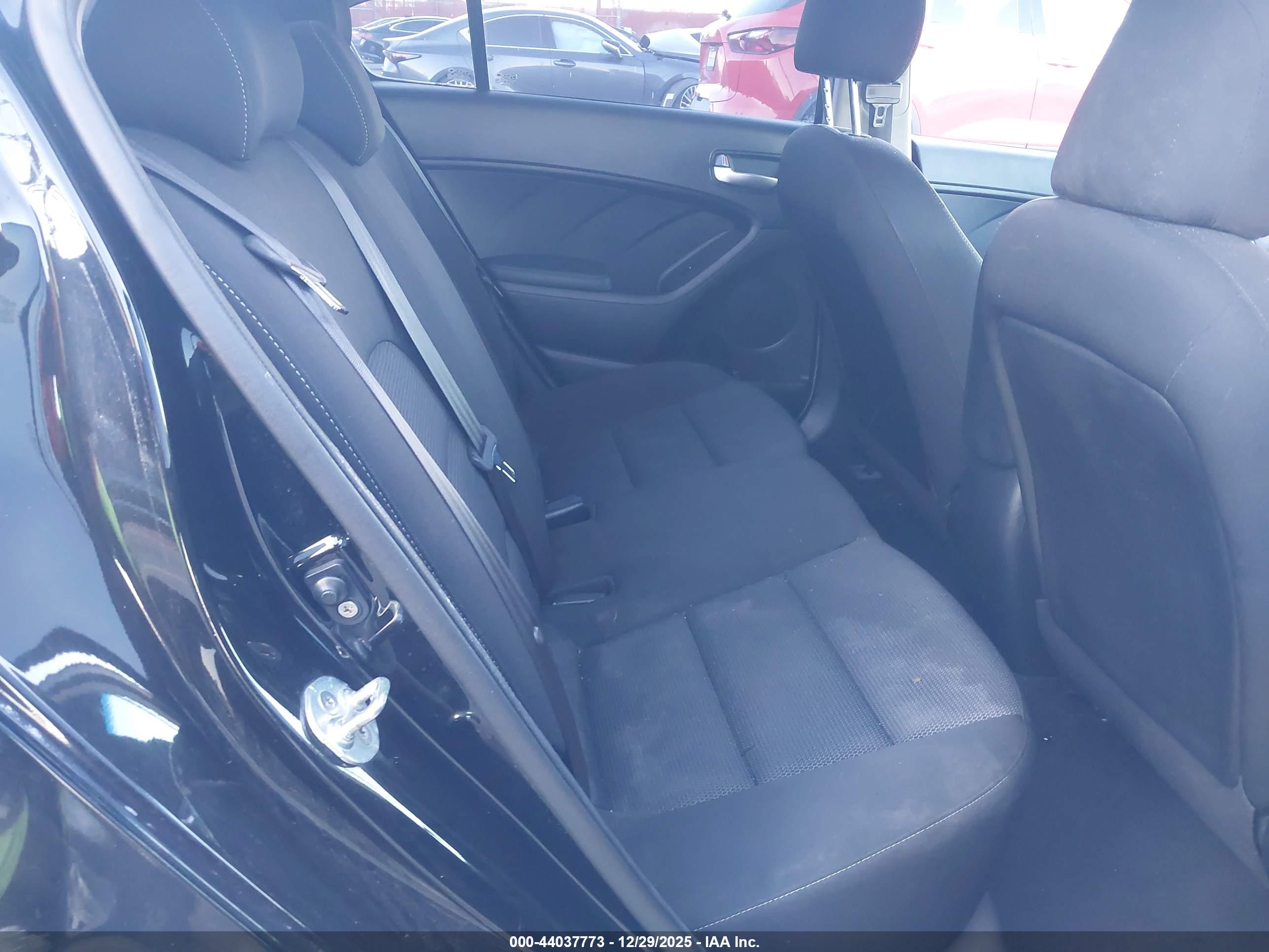 KIA FORTE image 8