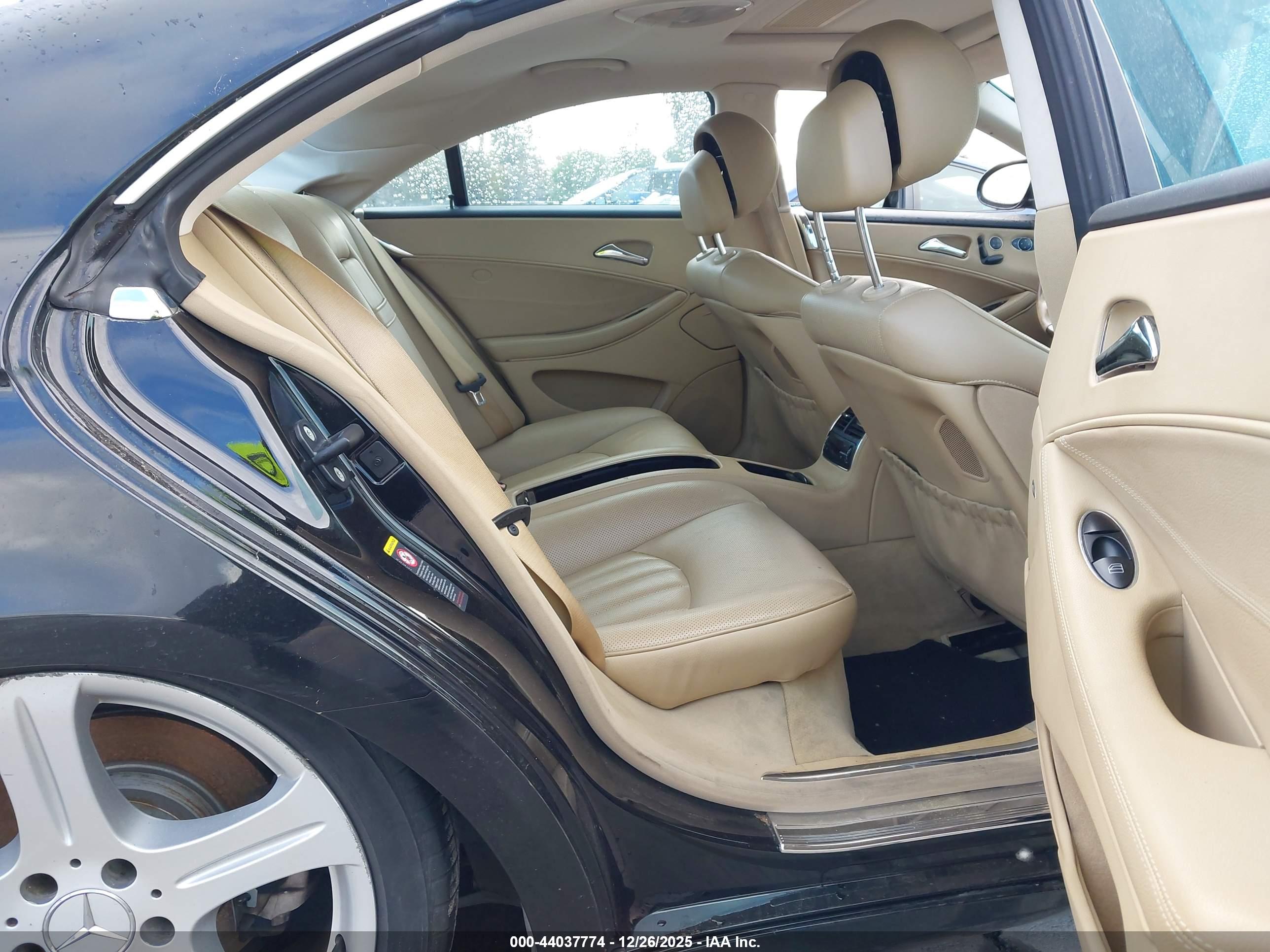 MERCEDES-BENZ CLS image 8