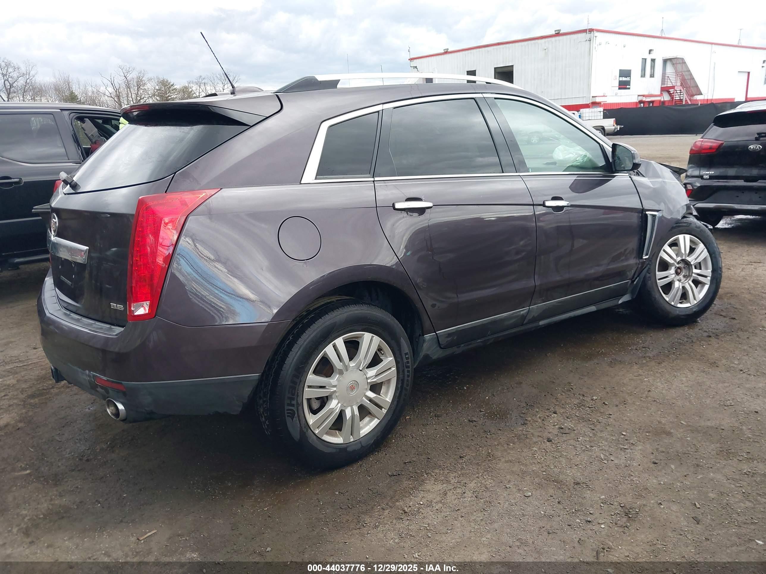CADILLAC SRX image 4