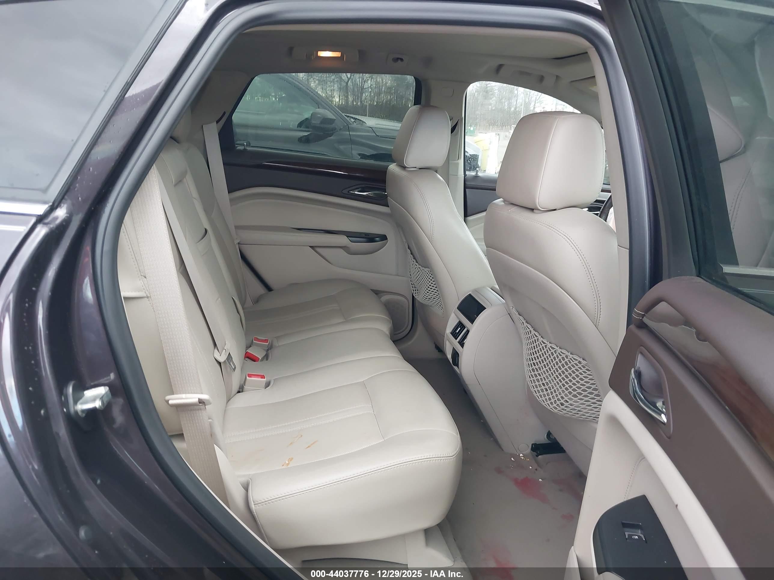 CADILLAC SRX image 8