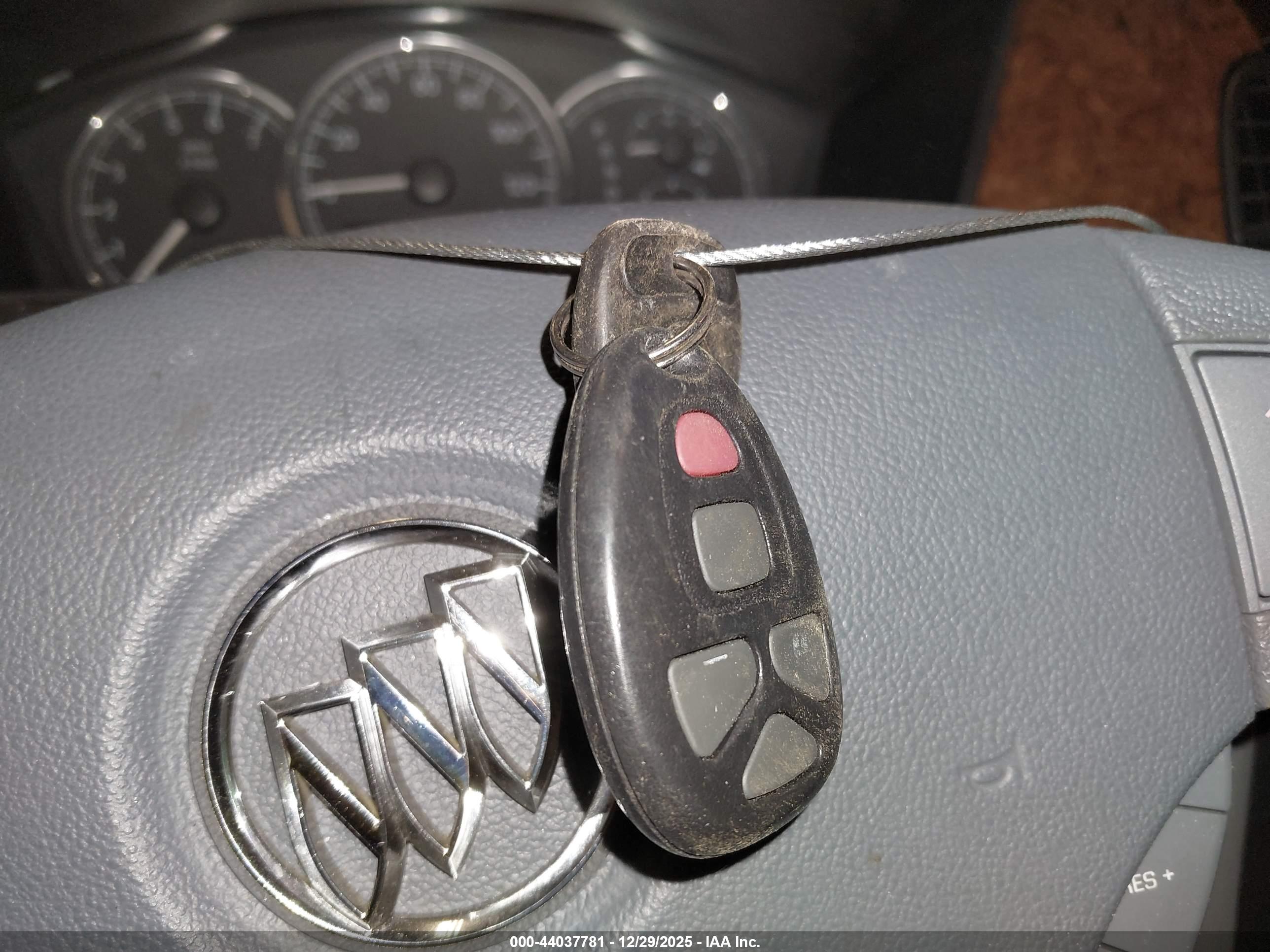 BUICK LACROSSE image 11