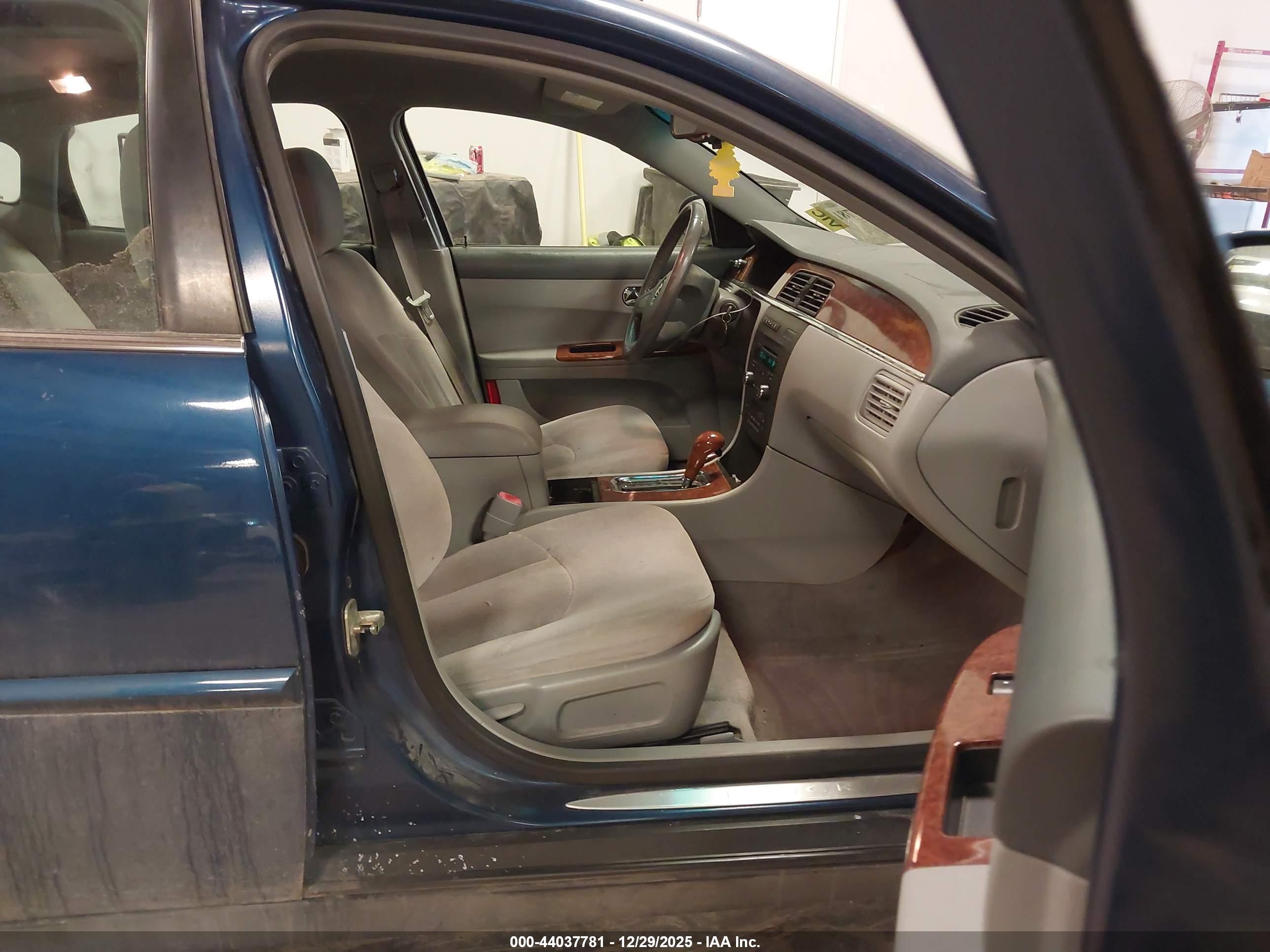 BUICK LACROSSE image 5