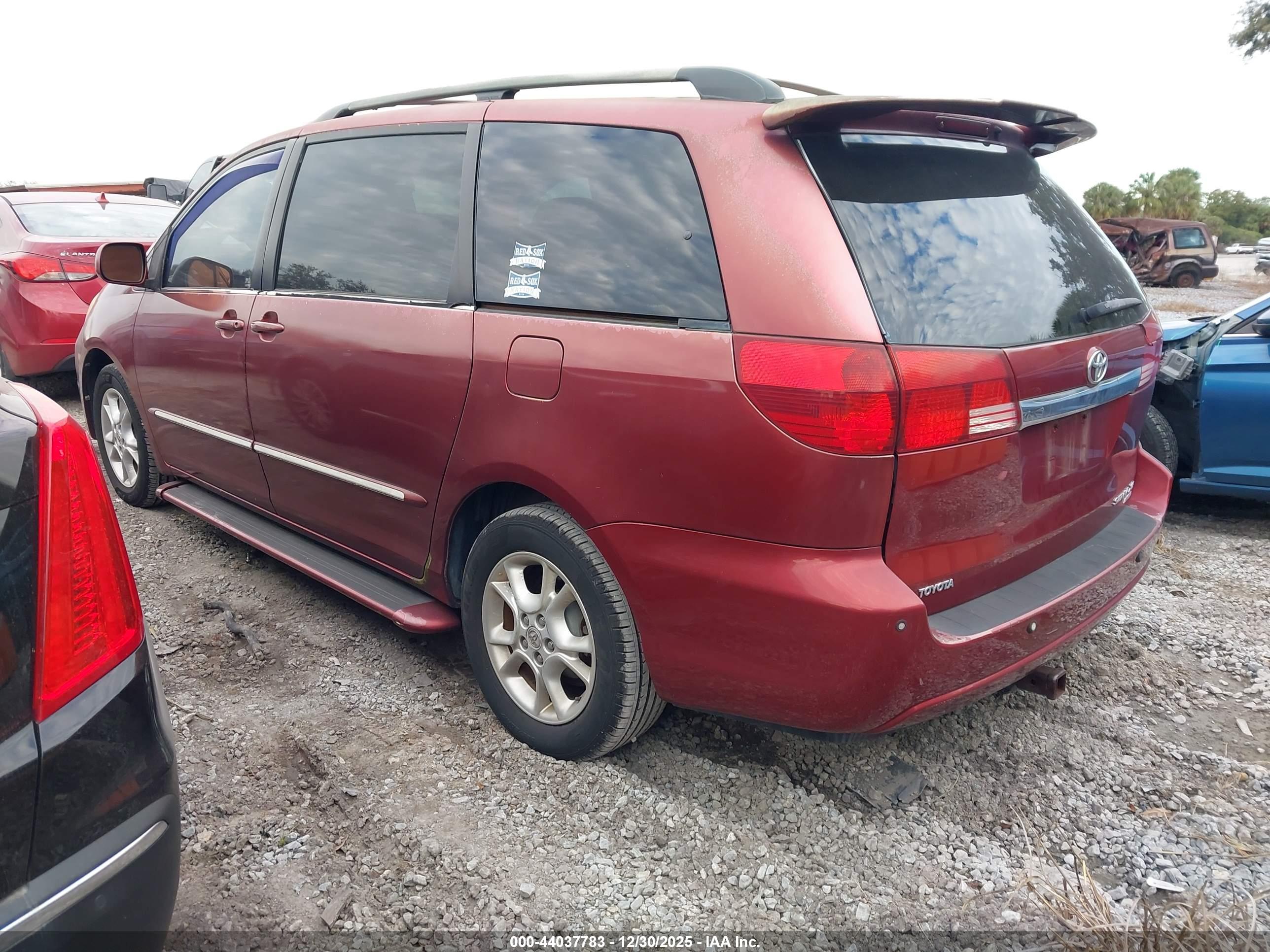 TOYOTA SIENNA image 3