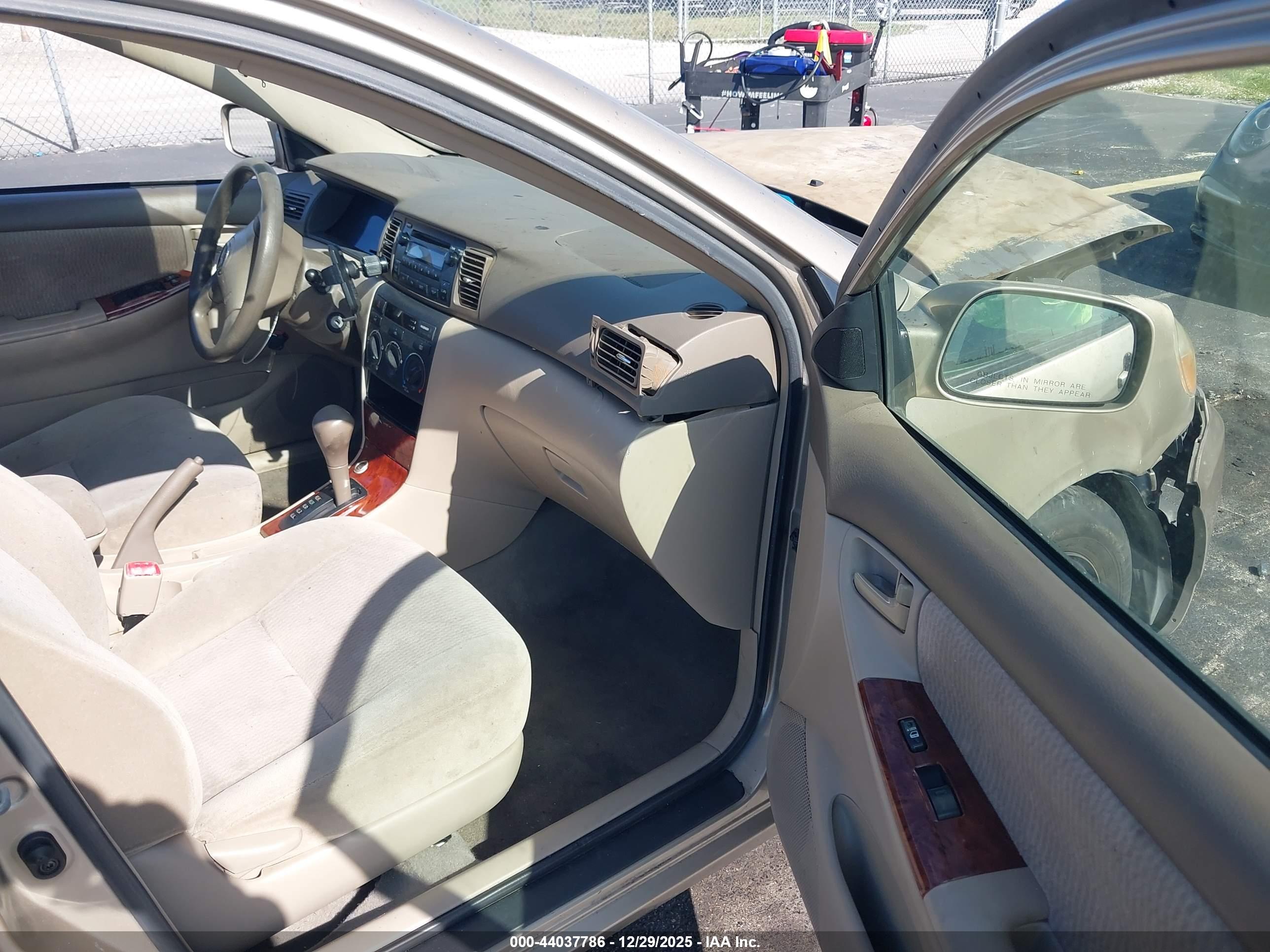 TOYOTA COROLLA image 5