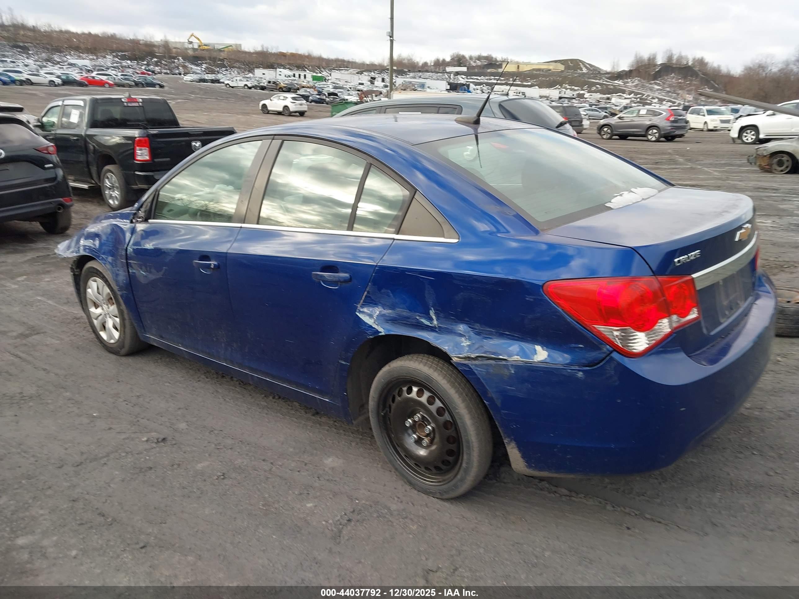 CHEVROLET CRUZE image 3