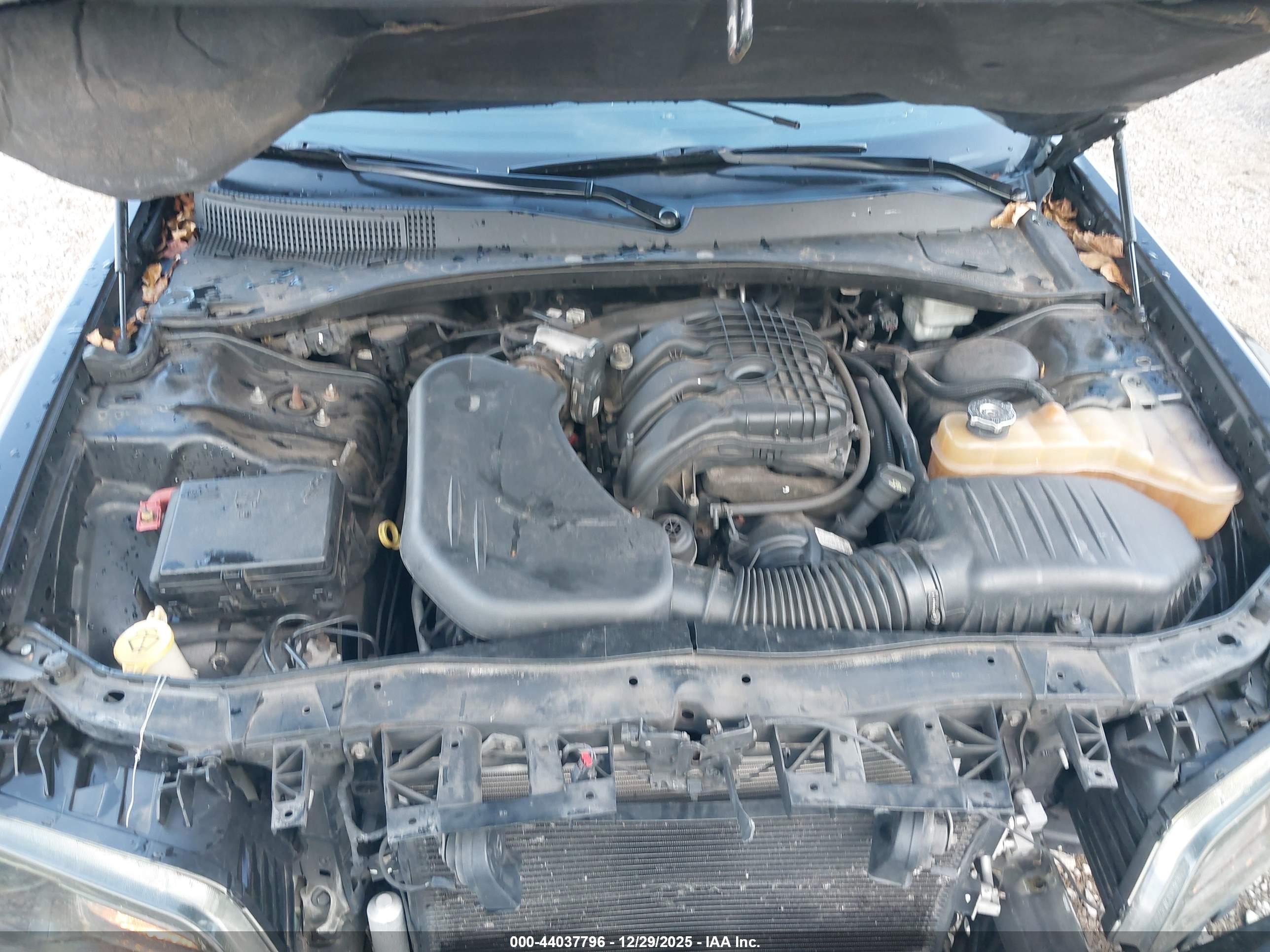 CHRYSLER 300 image 10