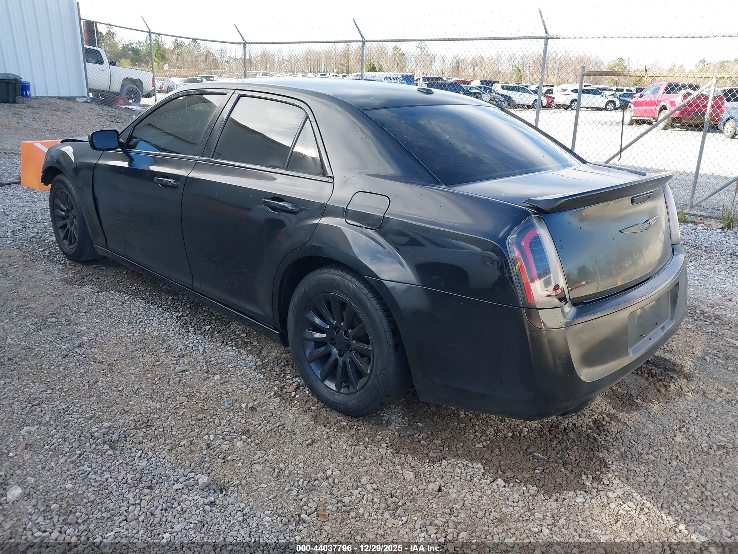 CHRYSLER 300 image 3