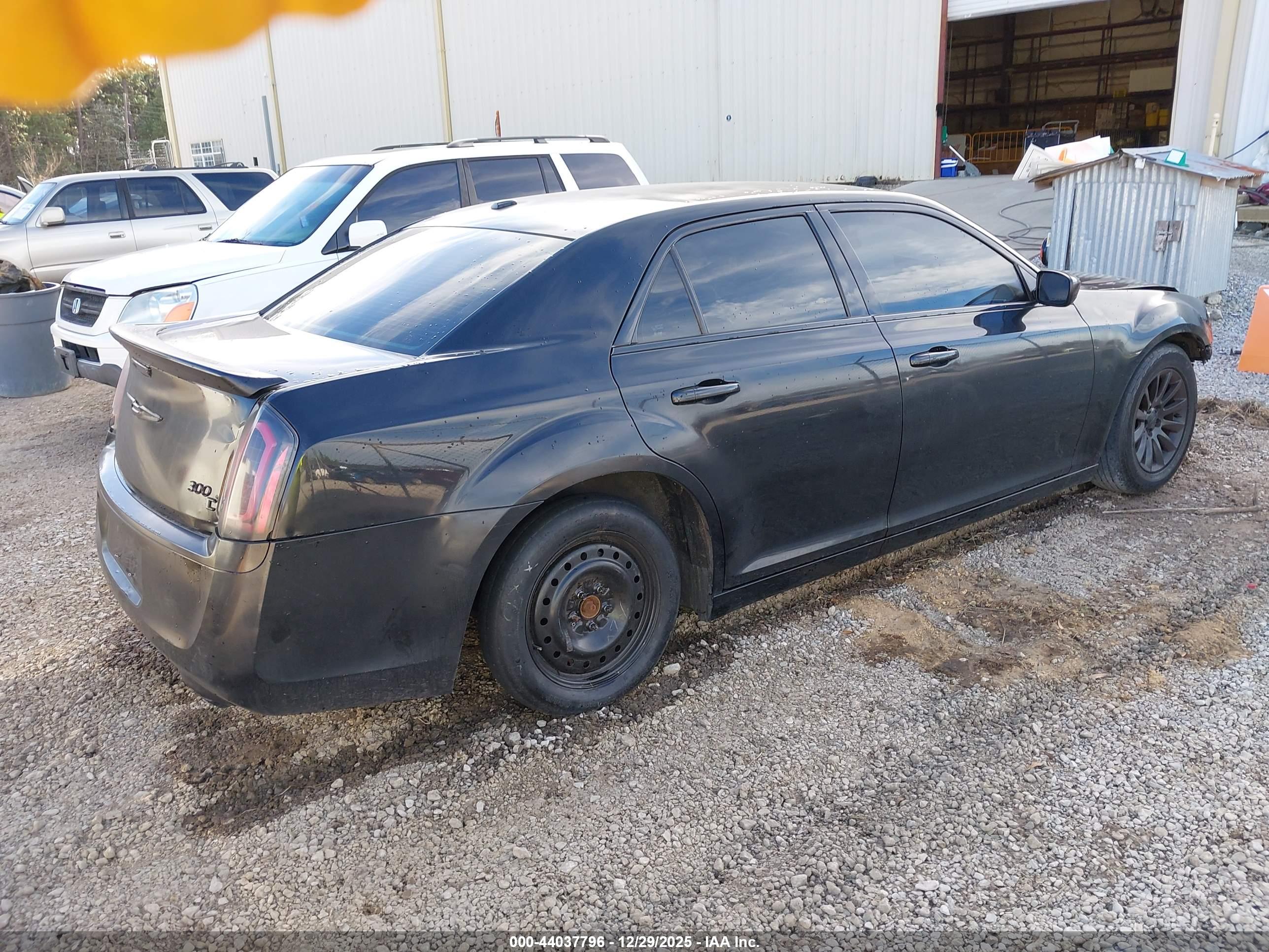 CHRYSLER 300 image 4