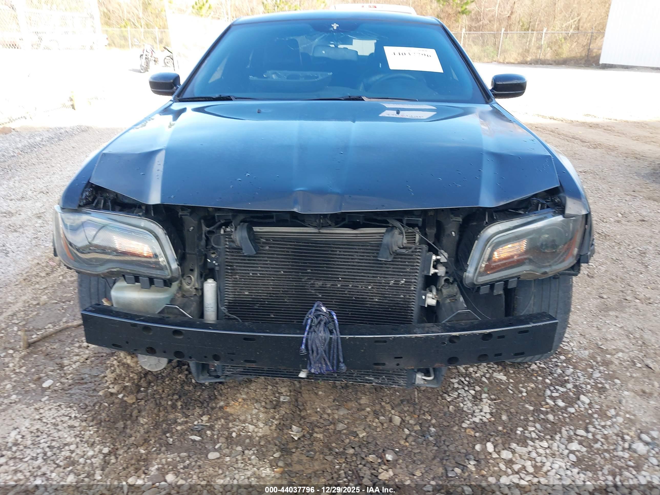 CHRYSLER 300 image 6