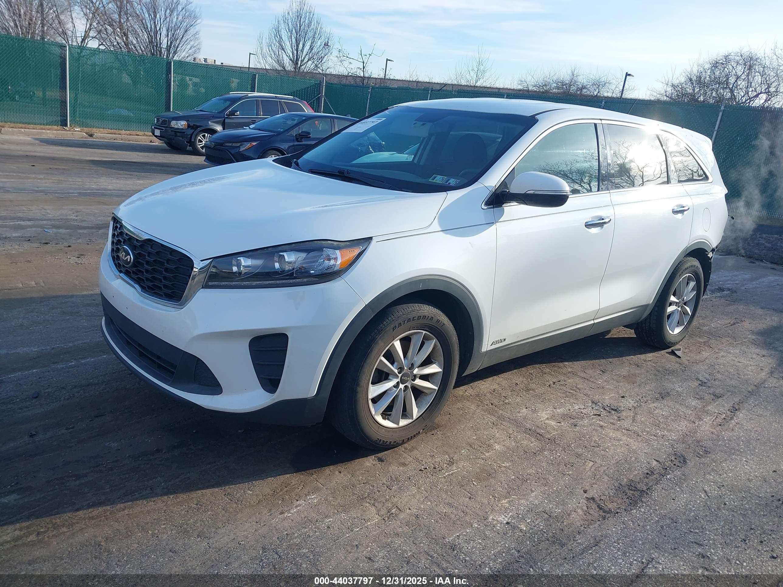 KIA SORENTO image 2