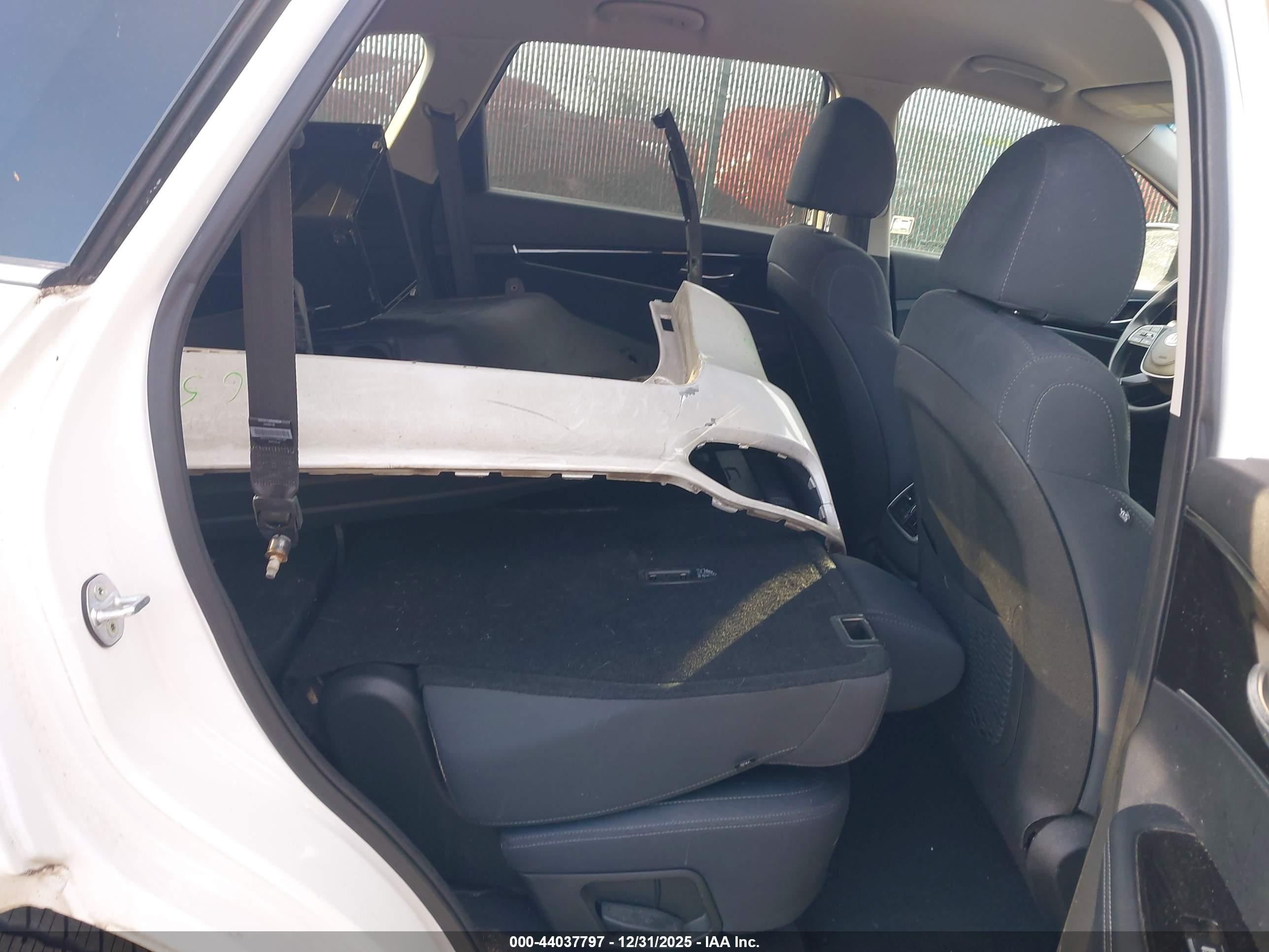 KIA SORENTO image 8