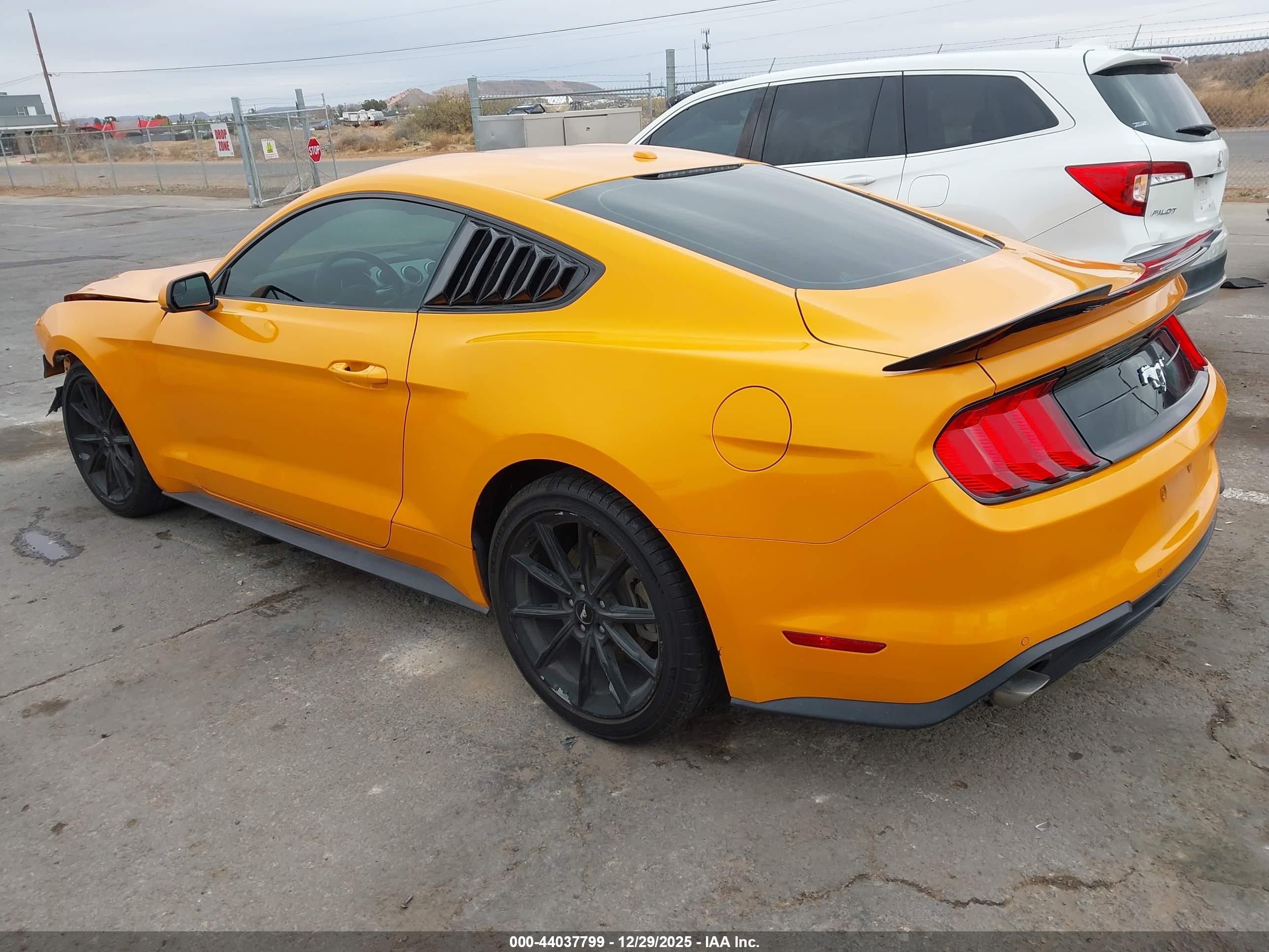 FORD MUSTANG image 3