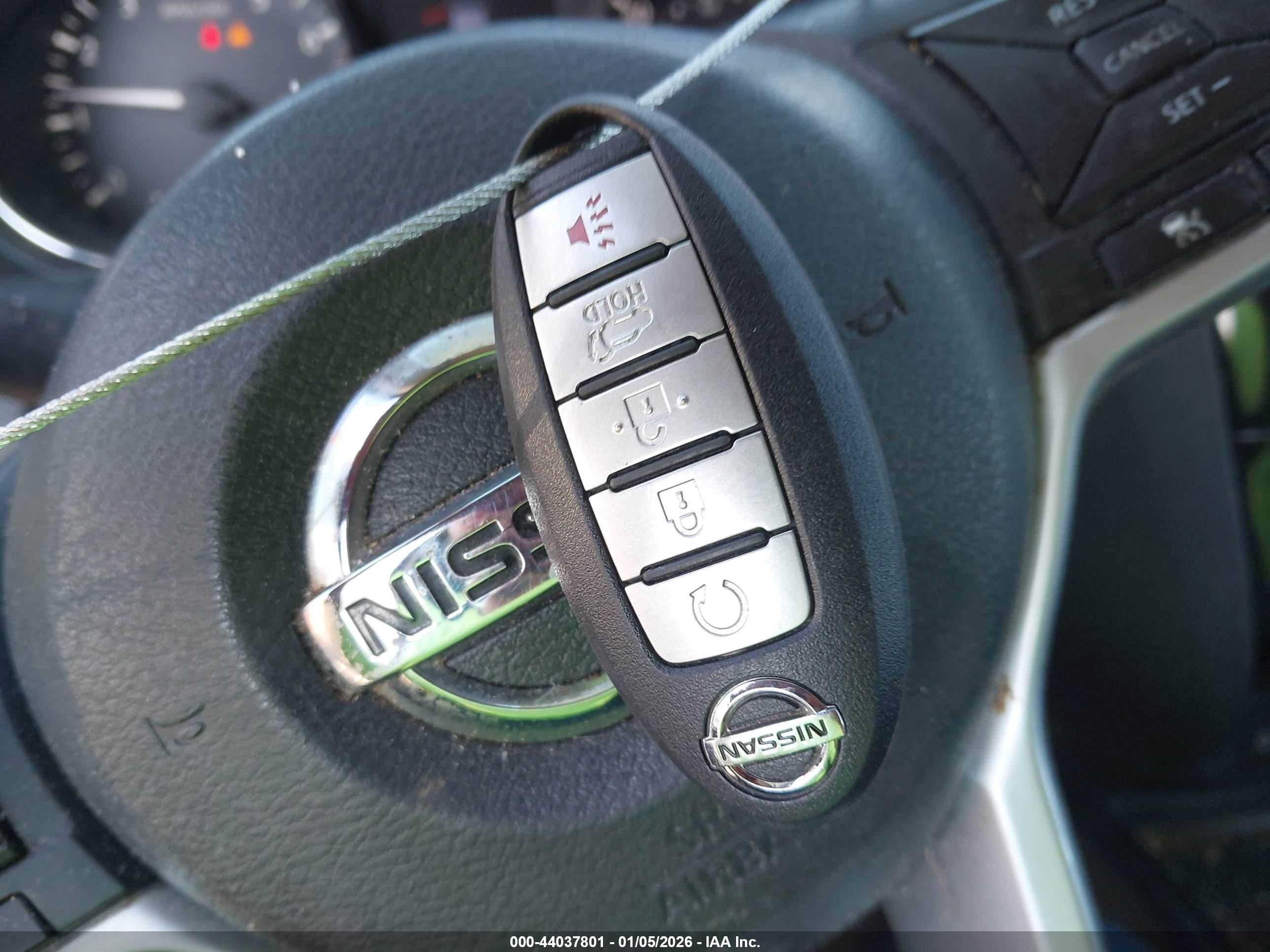 NISSAN ROGUE image 11
