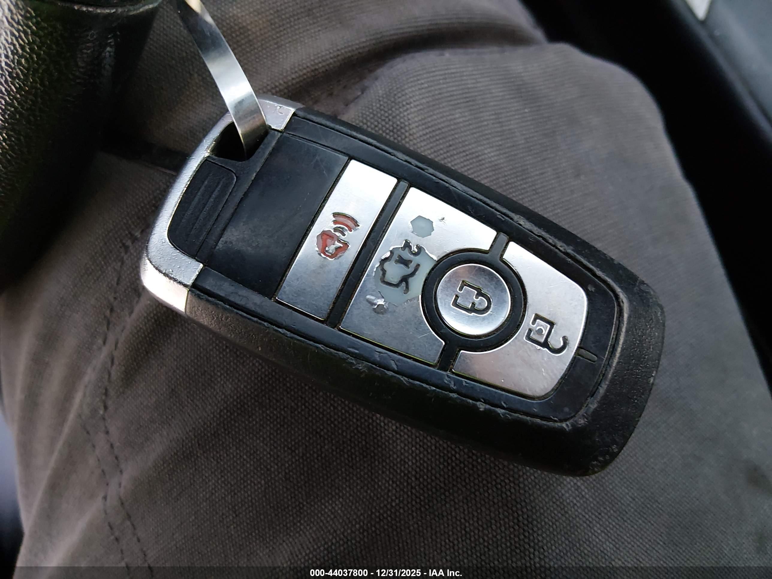 FORD FUSION image 11