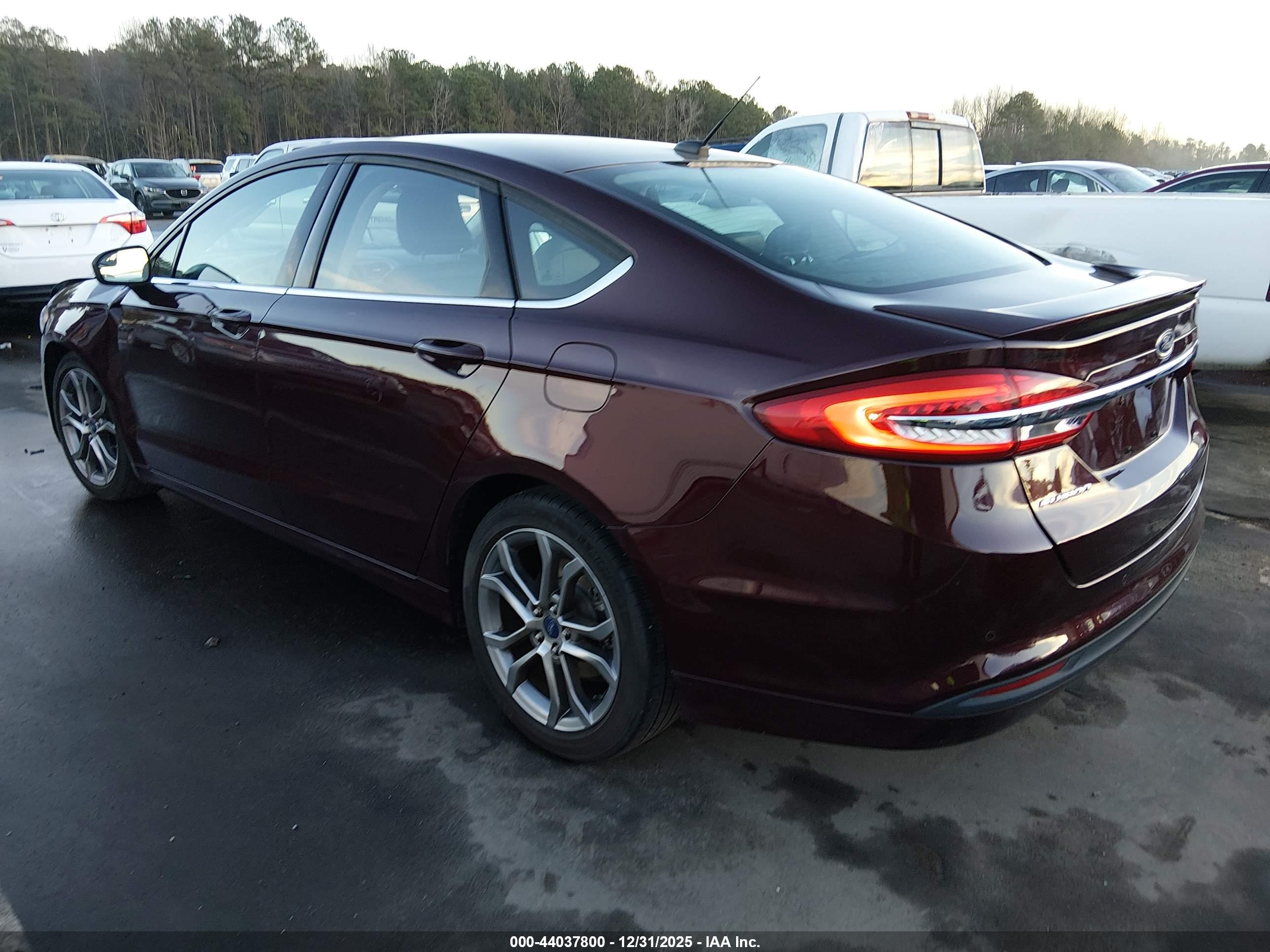 FORD FUSION image 3