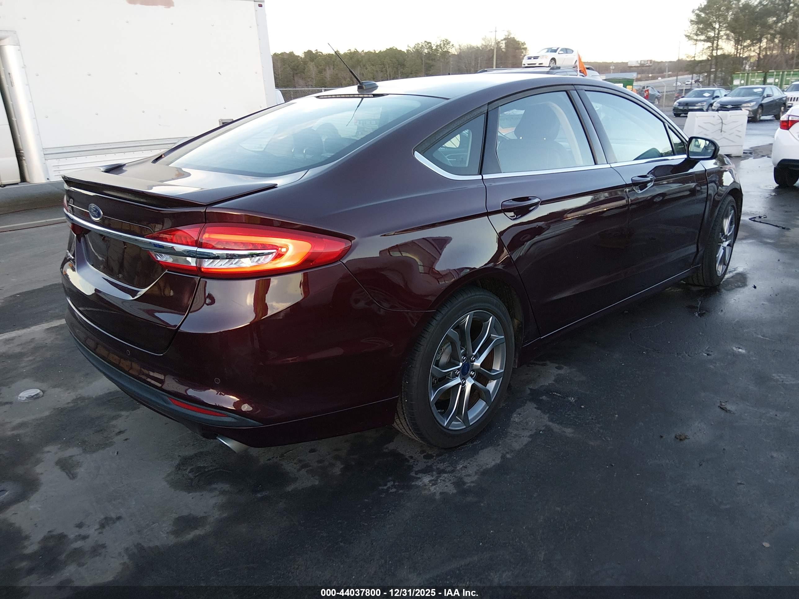 FORD FUSION image 4