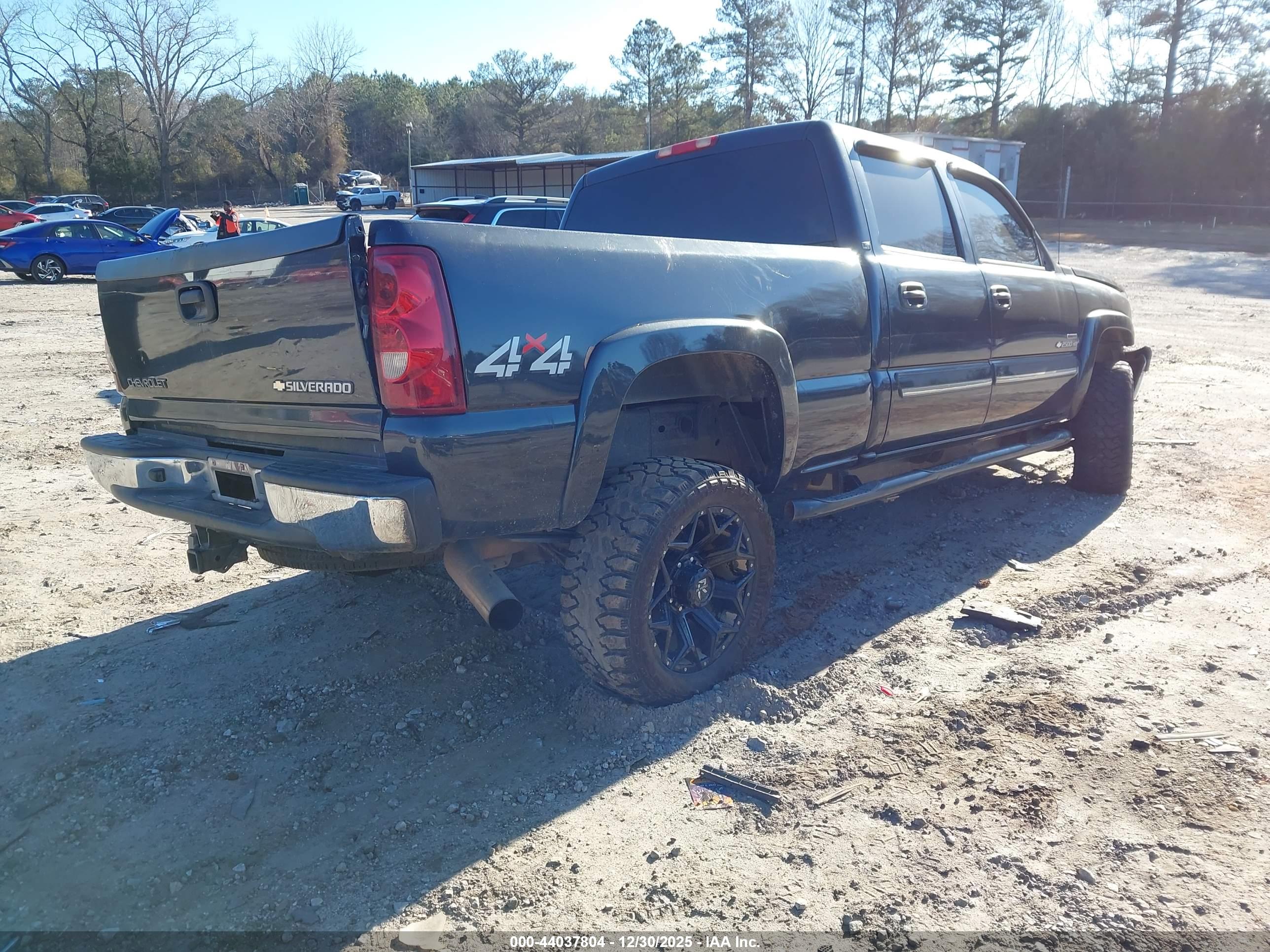 CHEVROLET SILVERADO image 4