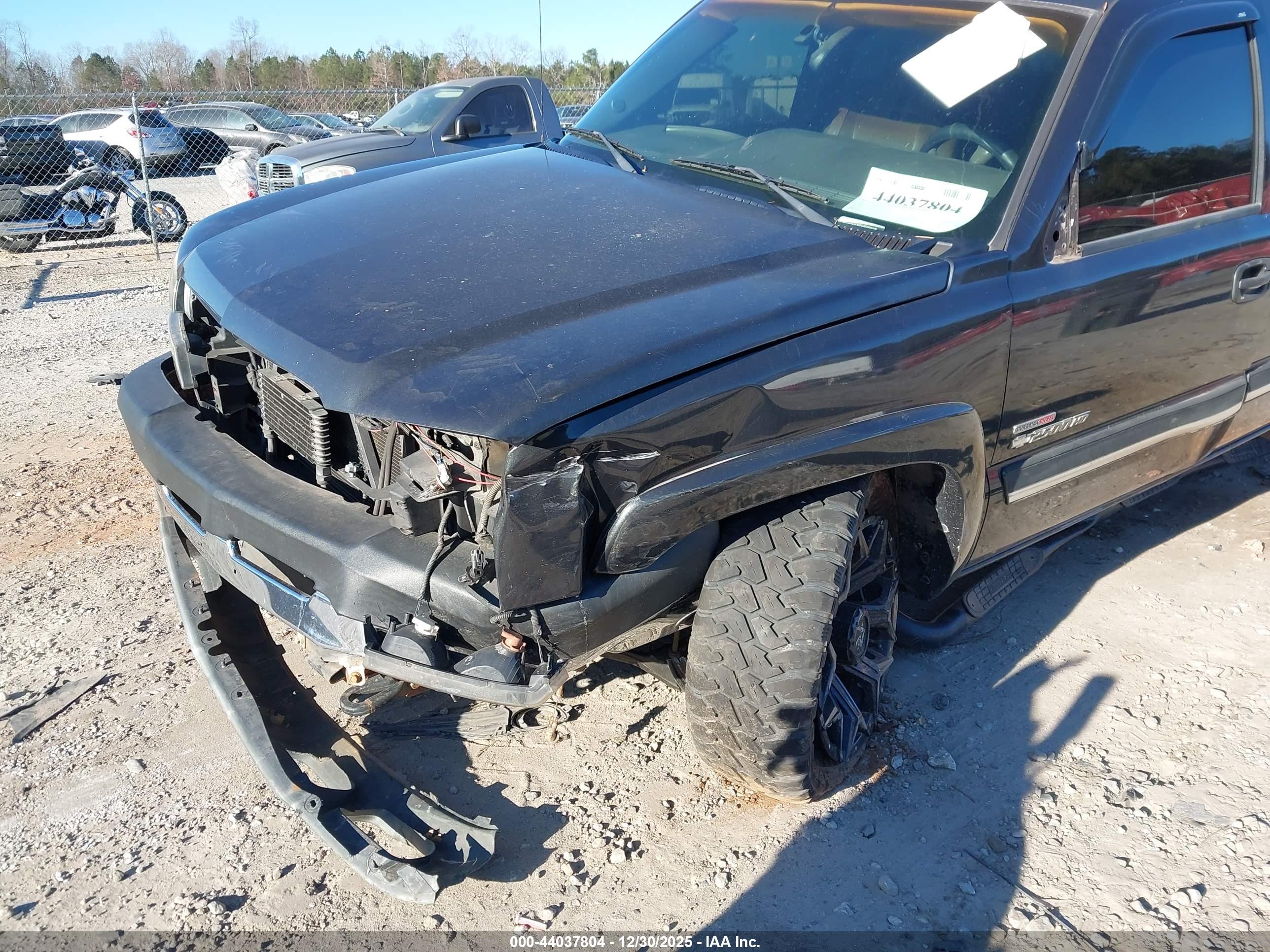 CHEVROLET SILVERADO image 6
