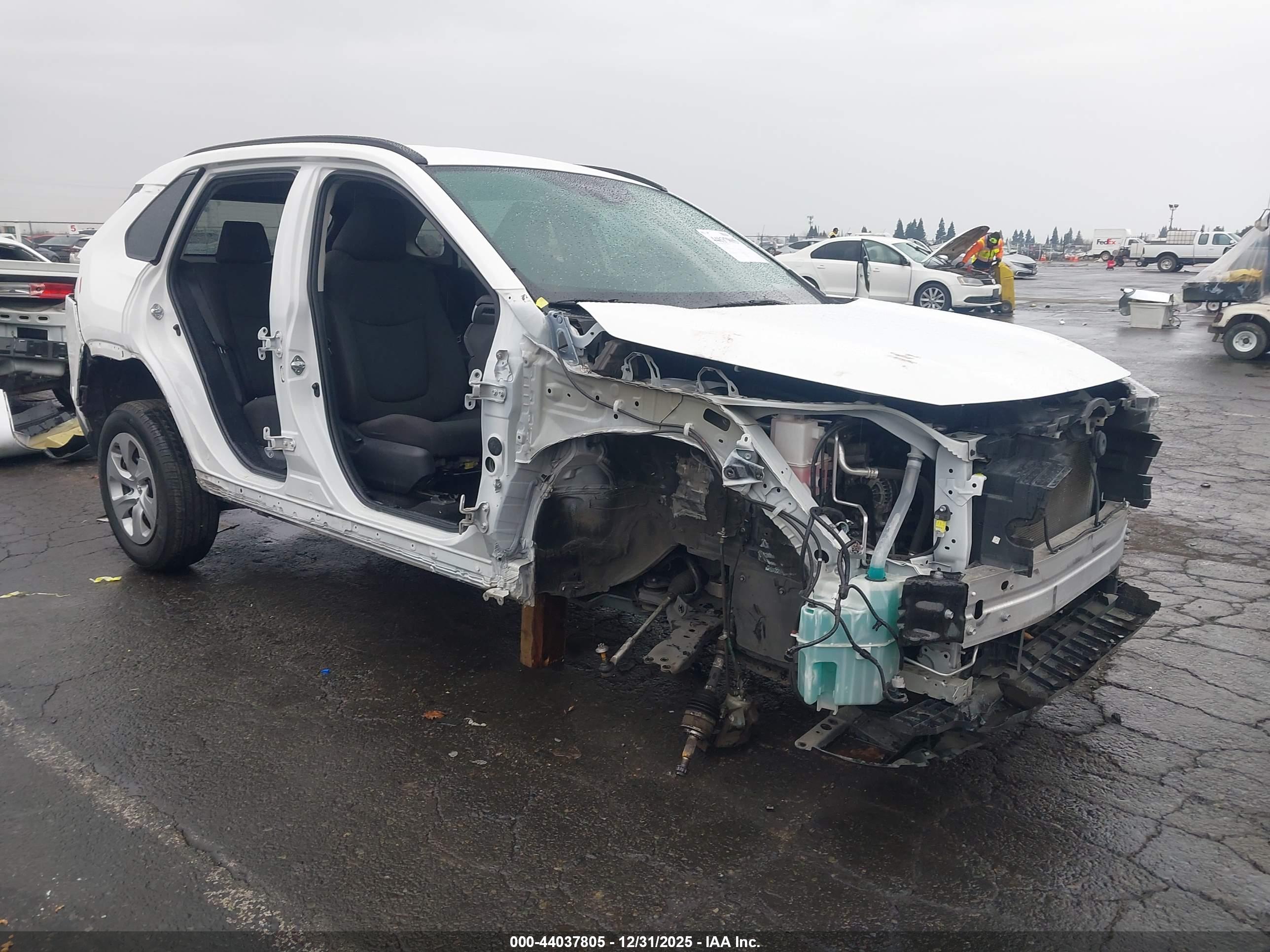 TOYOTA RAV4 image 6