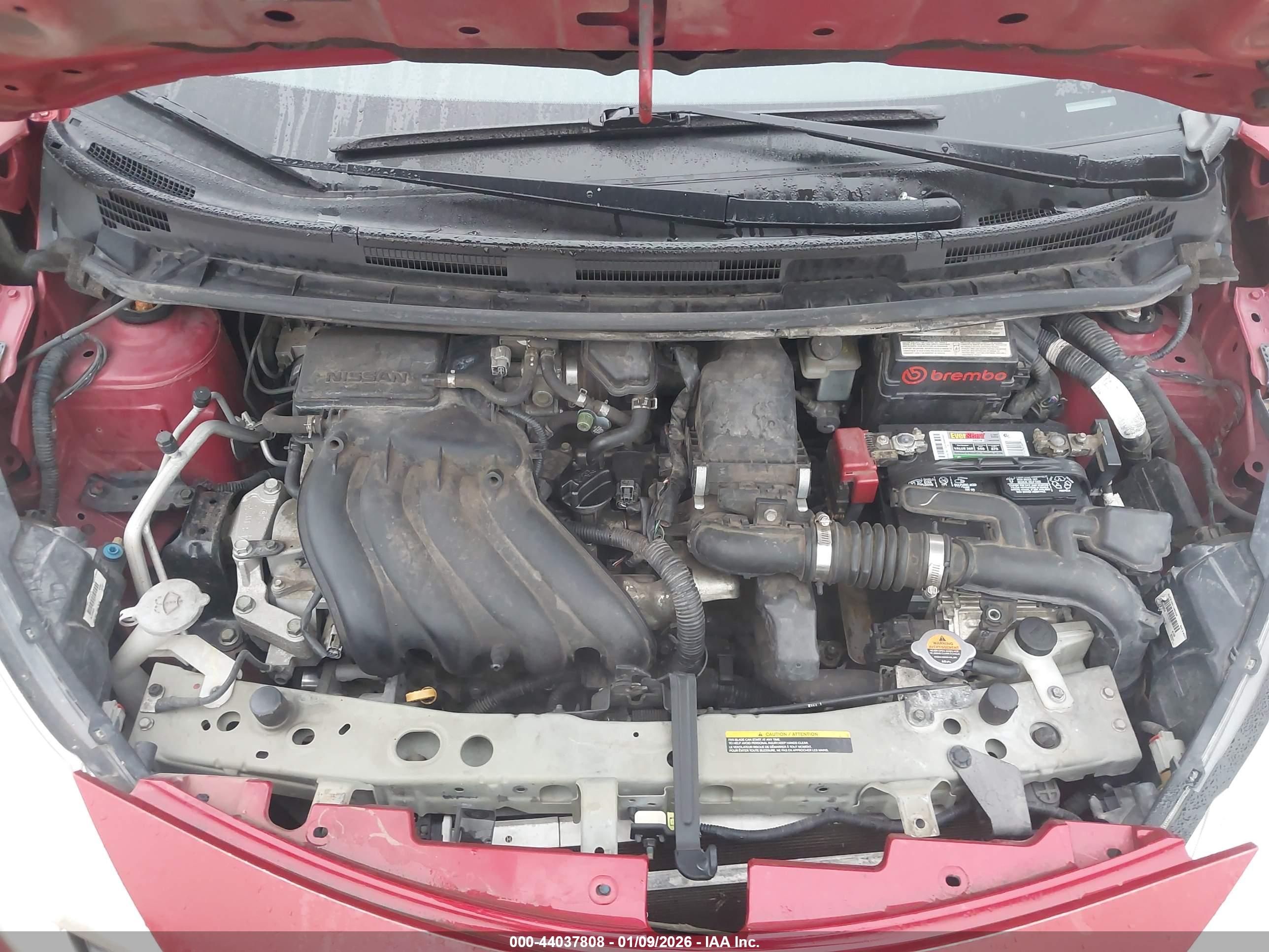 NISSAN VERSA image 10