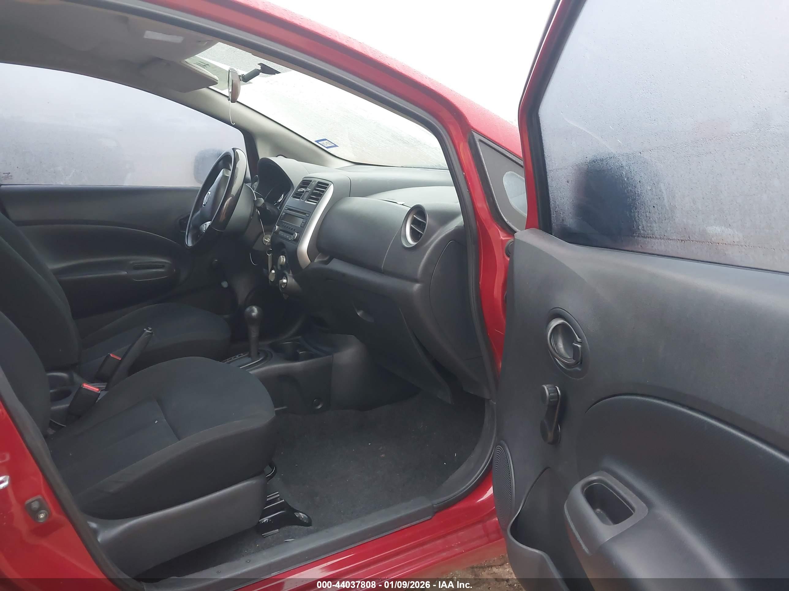 NISSAN VERSA image 5