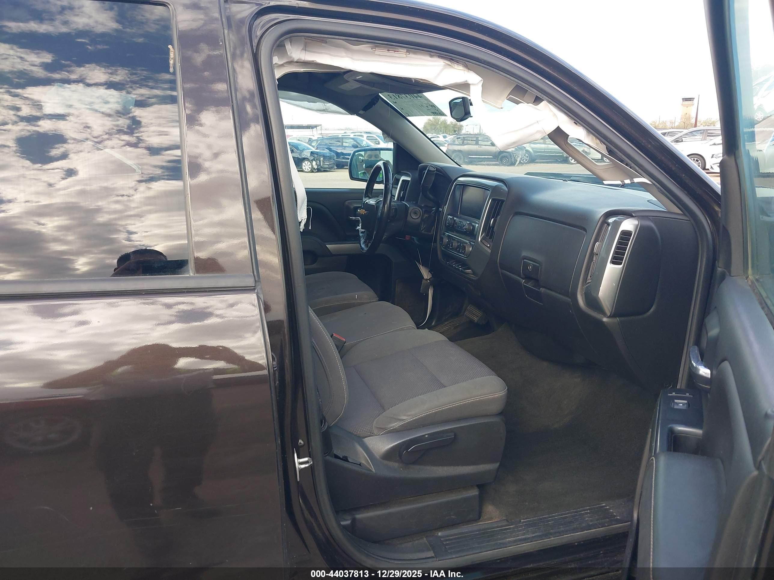 CHEVROLET SILVERADO image 5