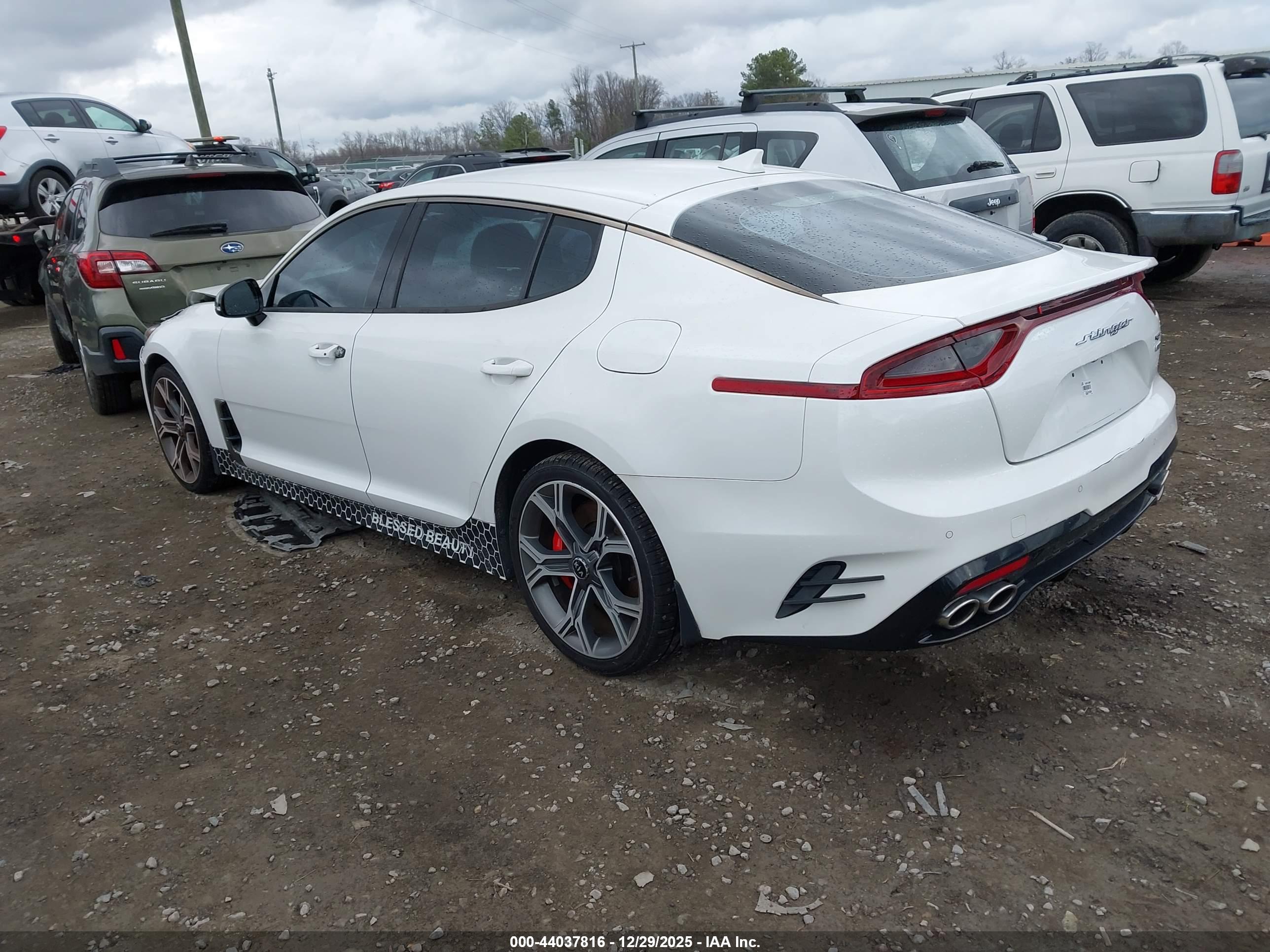 KIA STINGER image 3