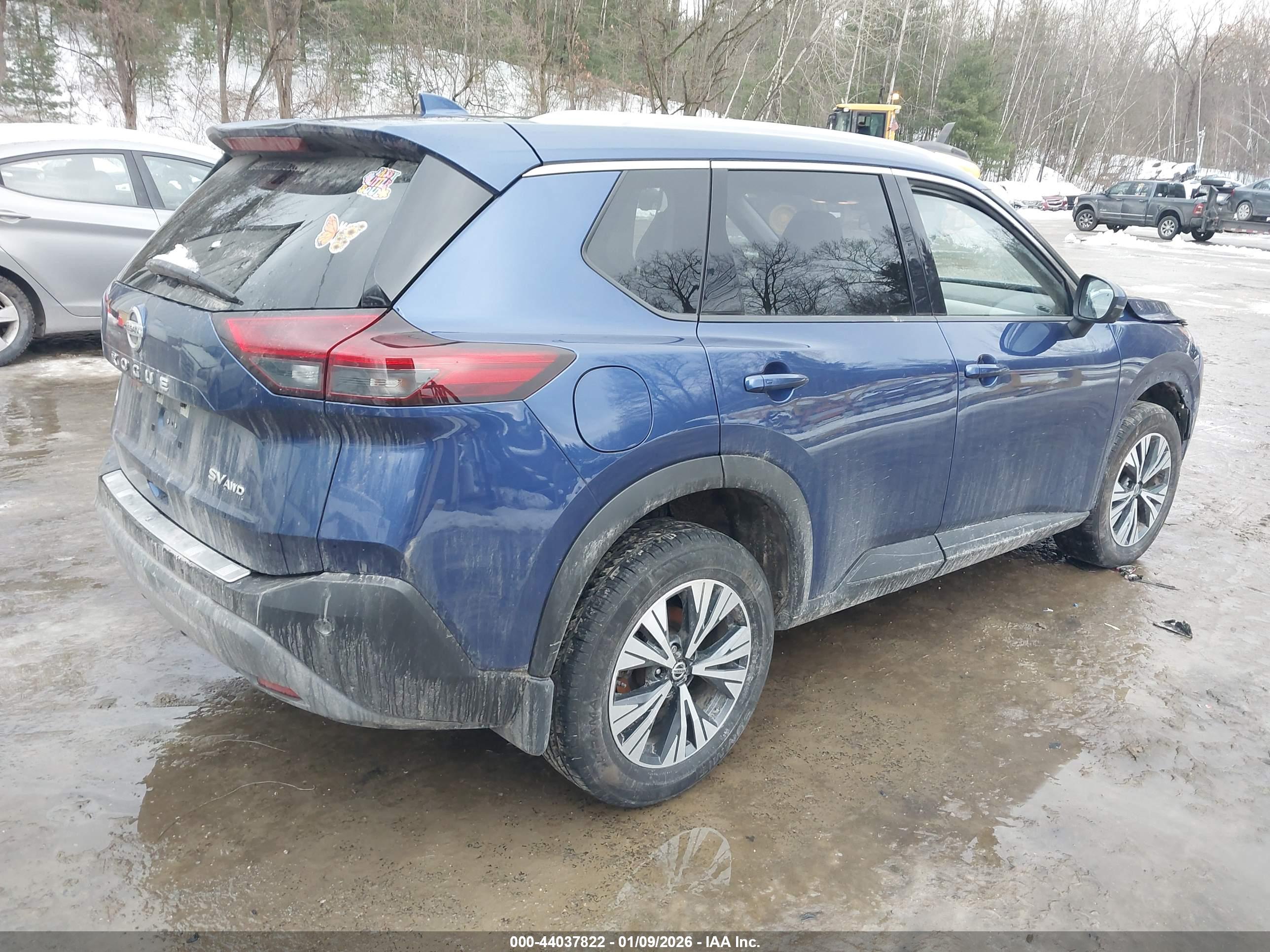 NISSAN ROGUE image 4