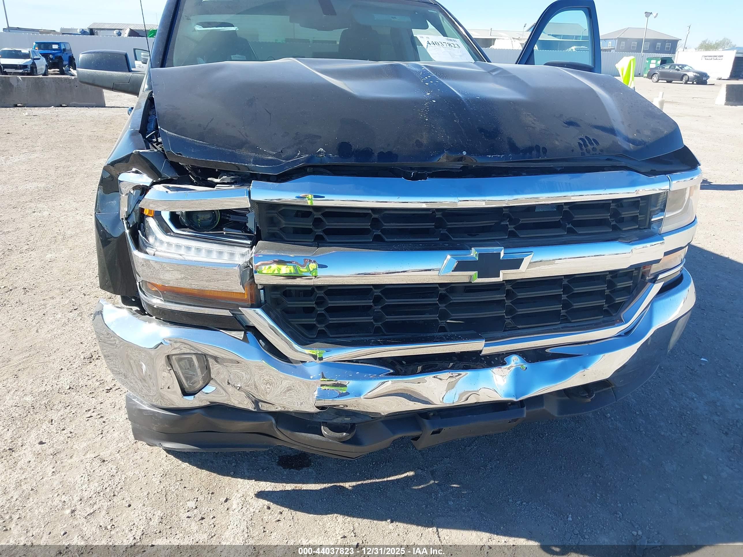 CHEVROLET SILVERADO image 6