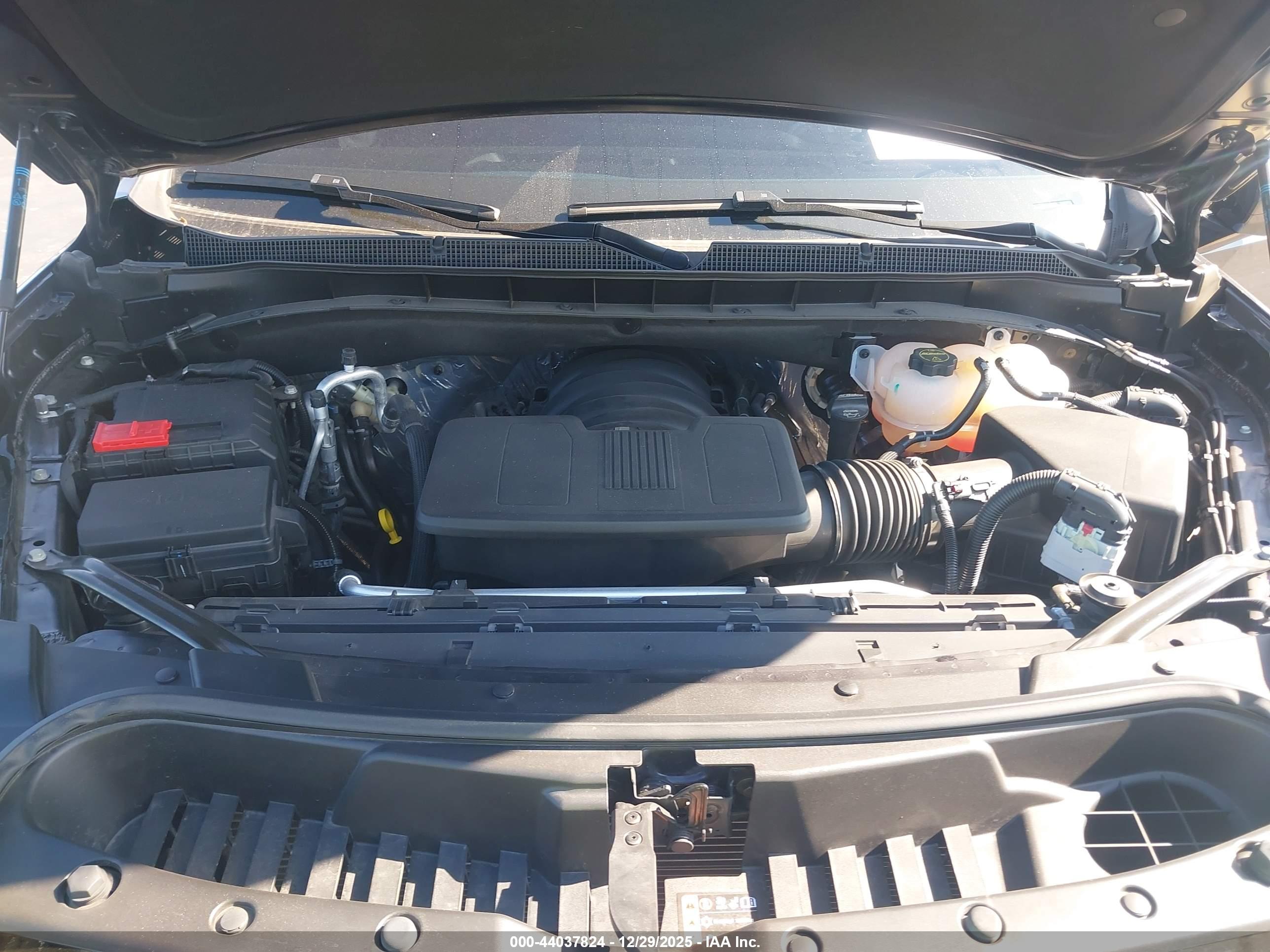 CHEVROLET TAHOE image 10