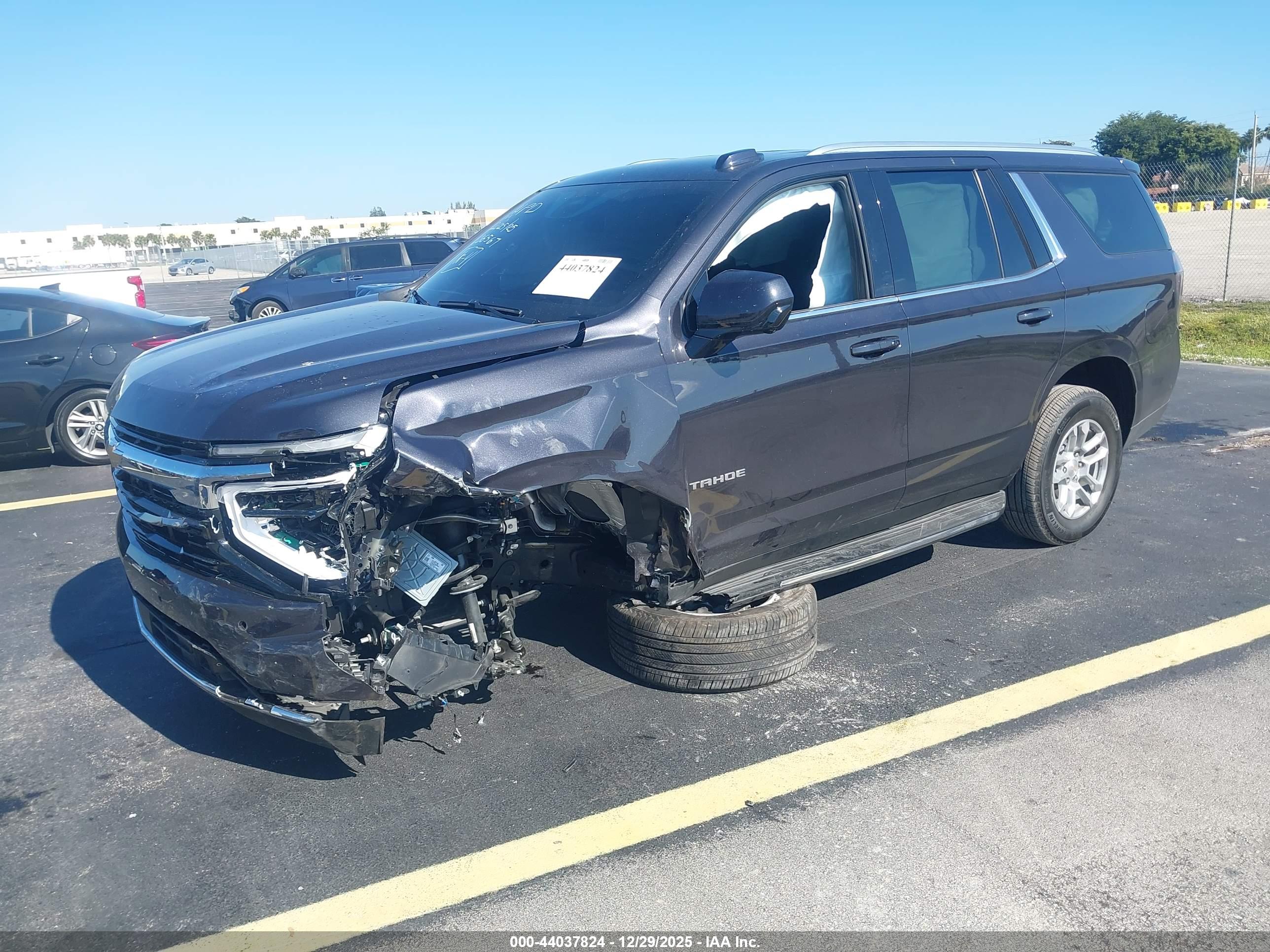 CHEVROLET TAHOE image 2