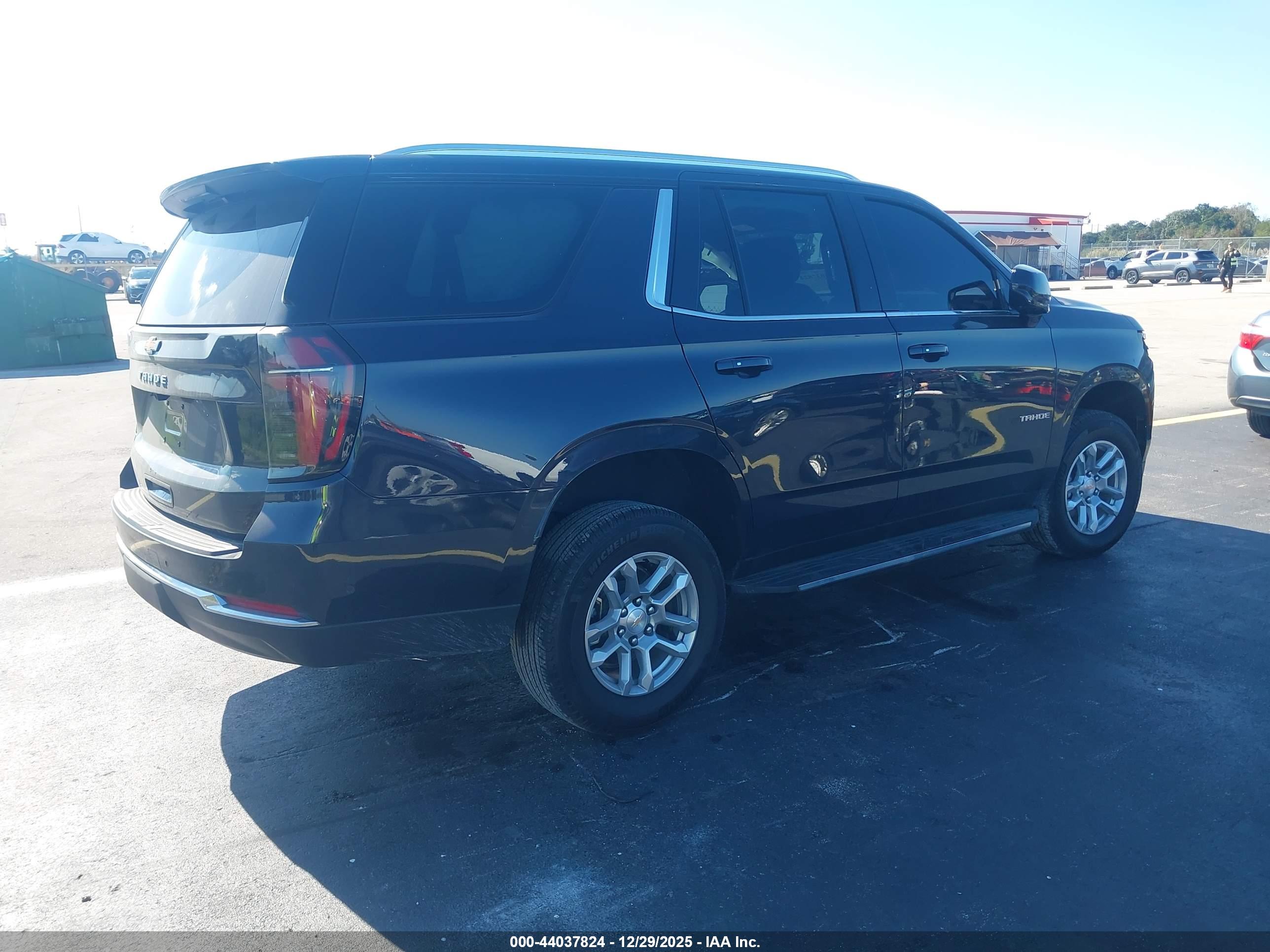 CHEVROLET TAHOE image 4