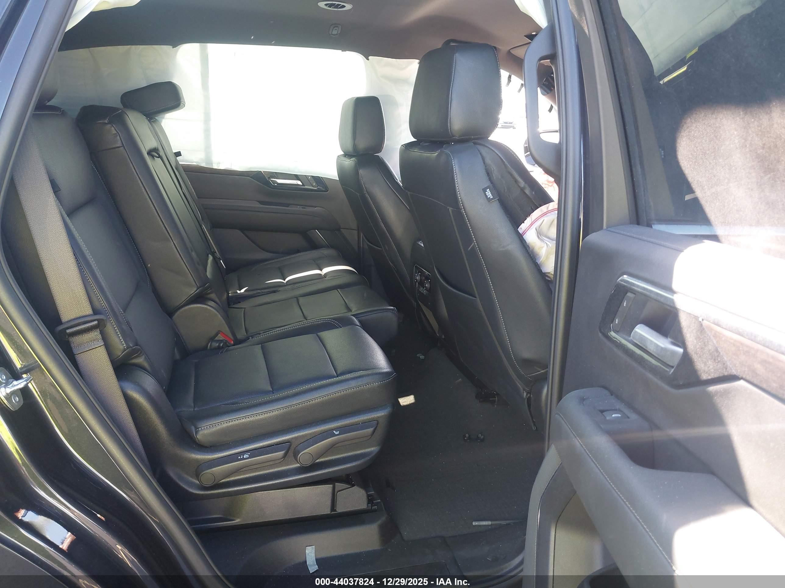 CHEVROLET TAHOE image 8