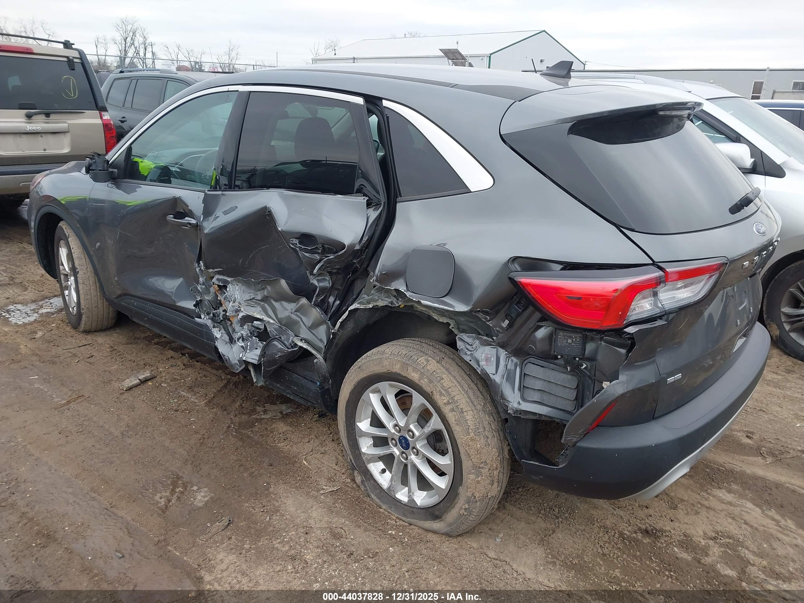 FORD ESCAPE image 3