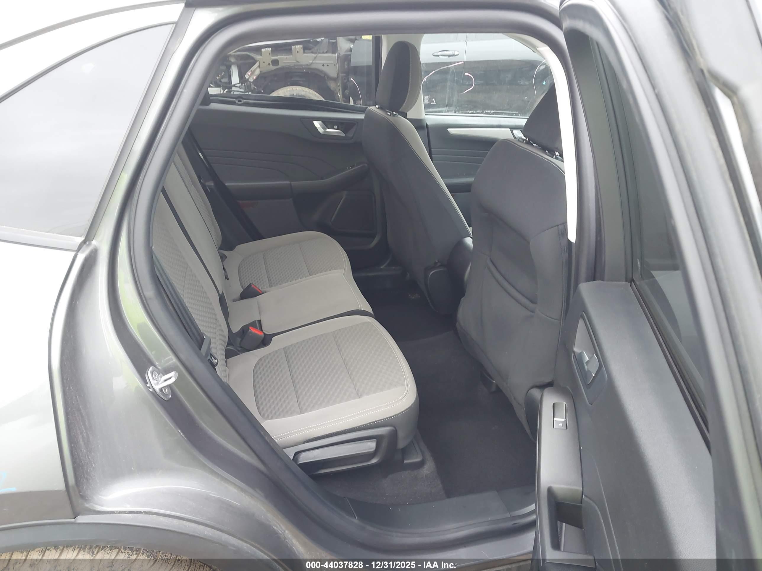 FORD ESCAPE image 8