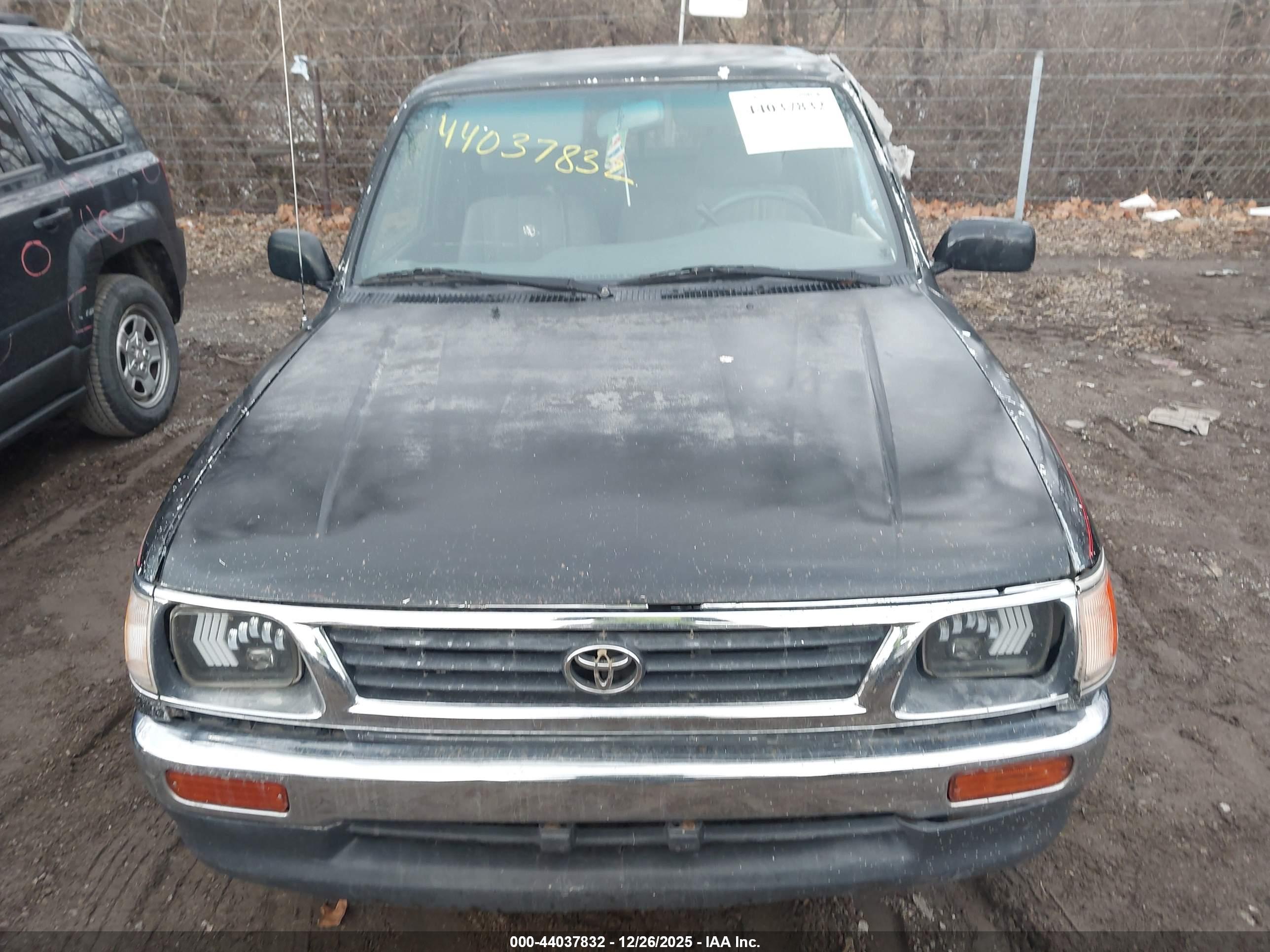 TOYOTA TACOMA image 6