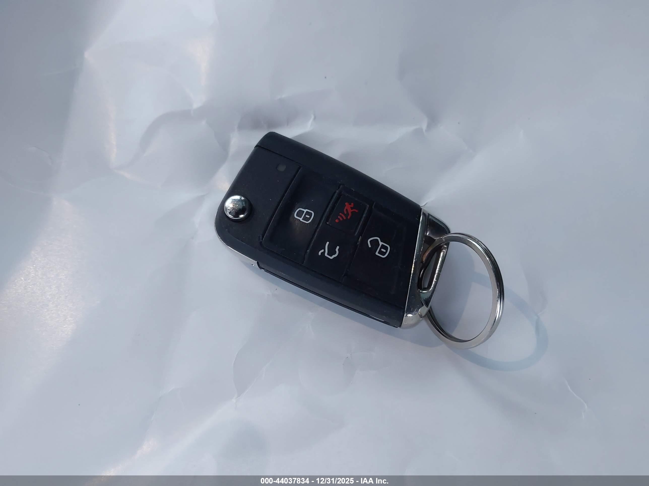 VOLKSWAGEN TIGUAN image 11