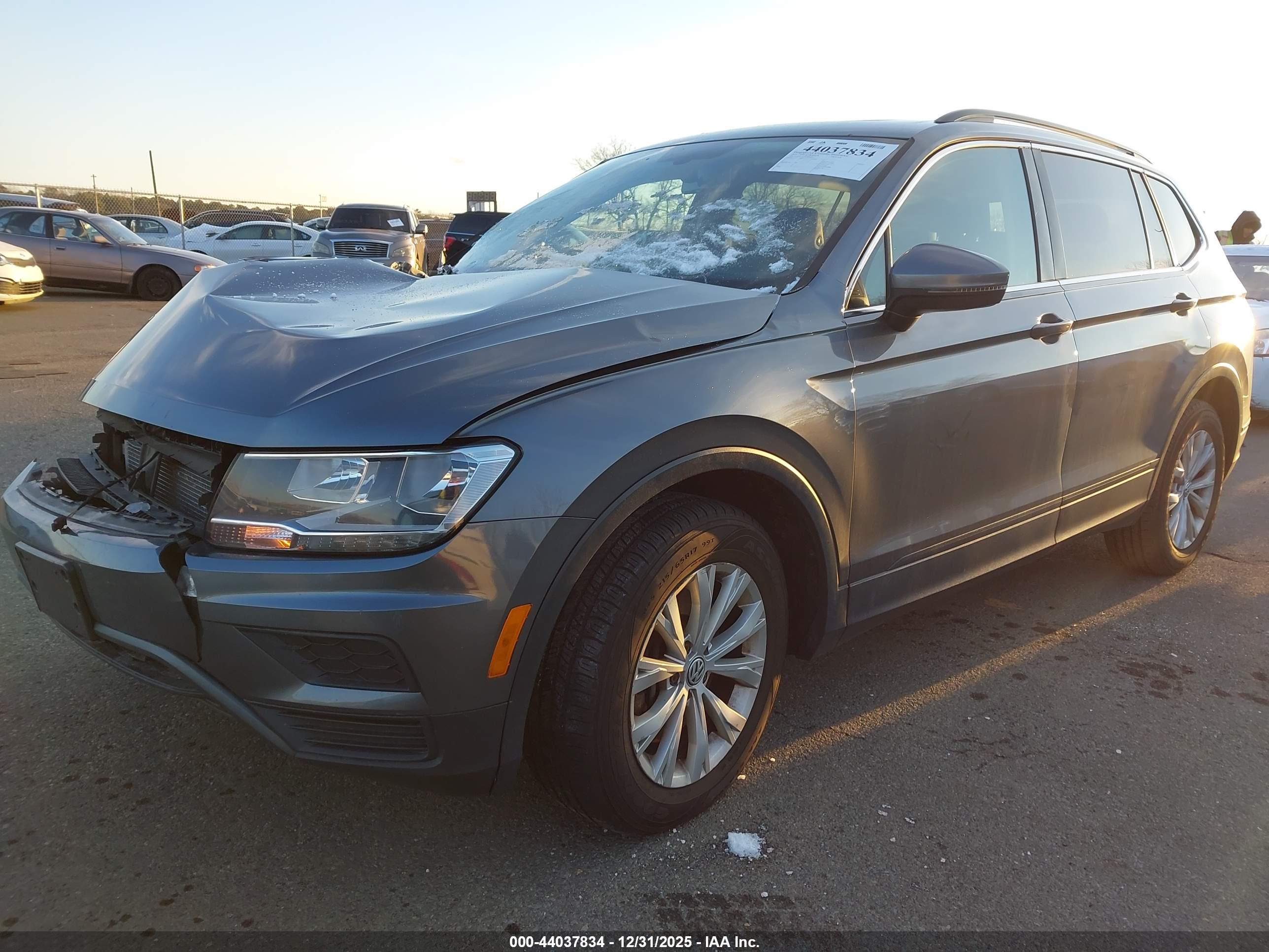 VOLKSWAGEN TIGUAN image 2