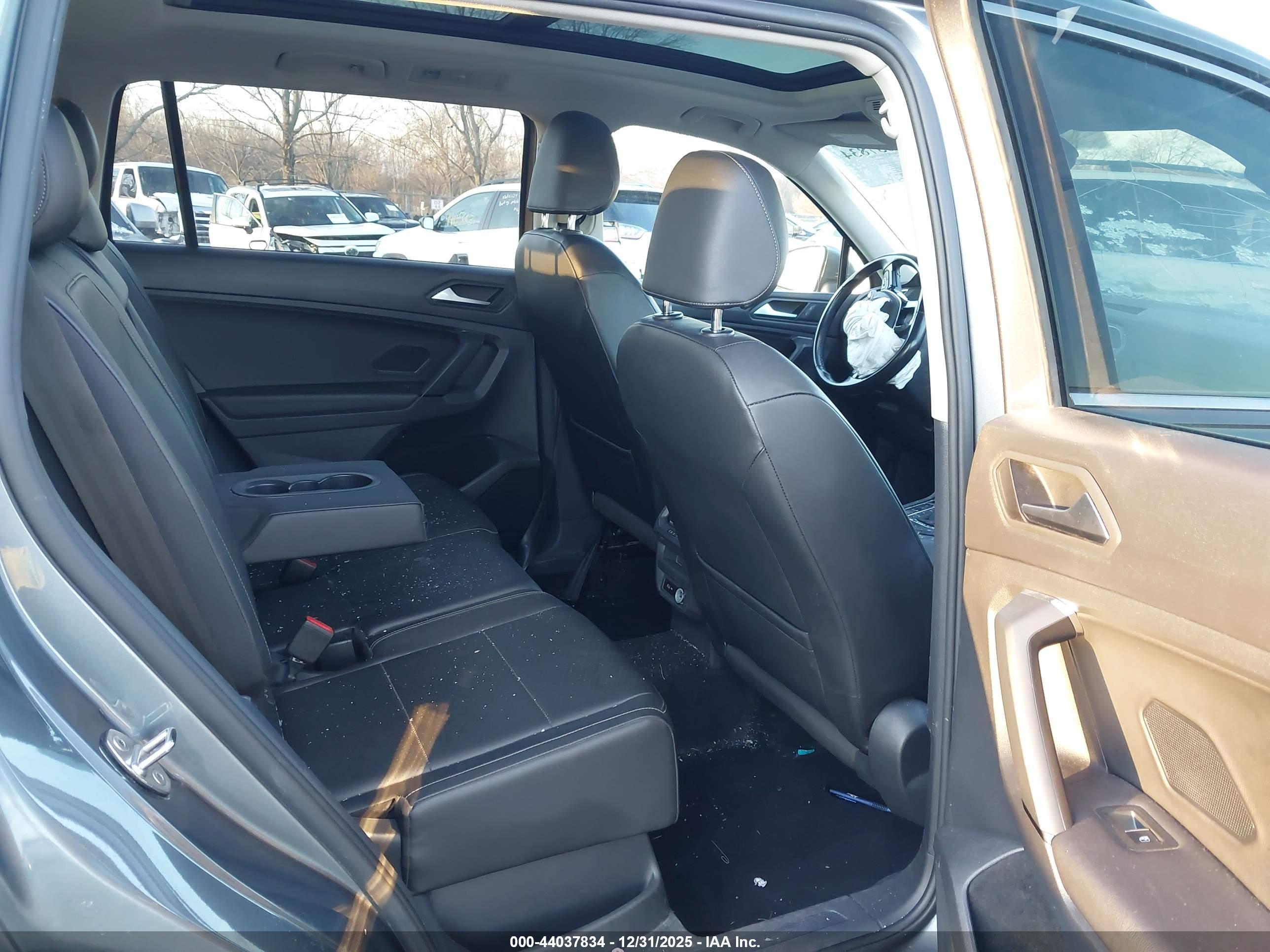 VOLKSWAGEN TIGUAN image 8