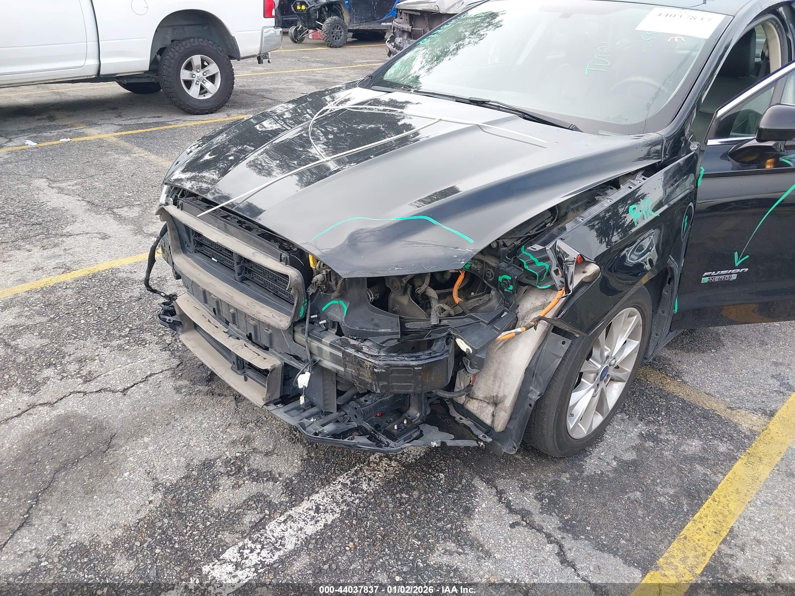 FORD FUSION image 6